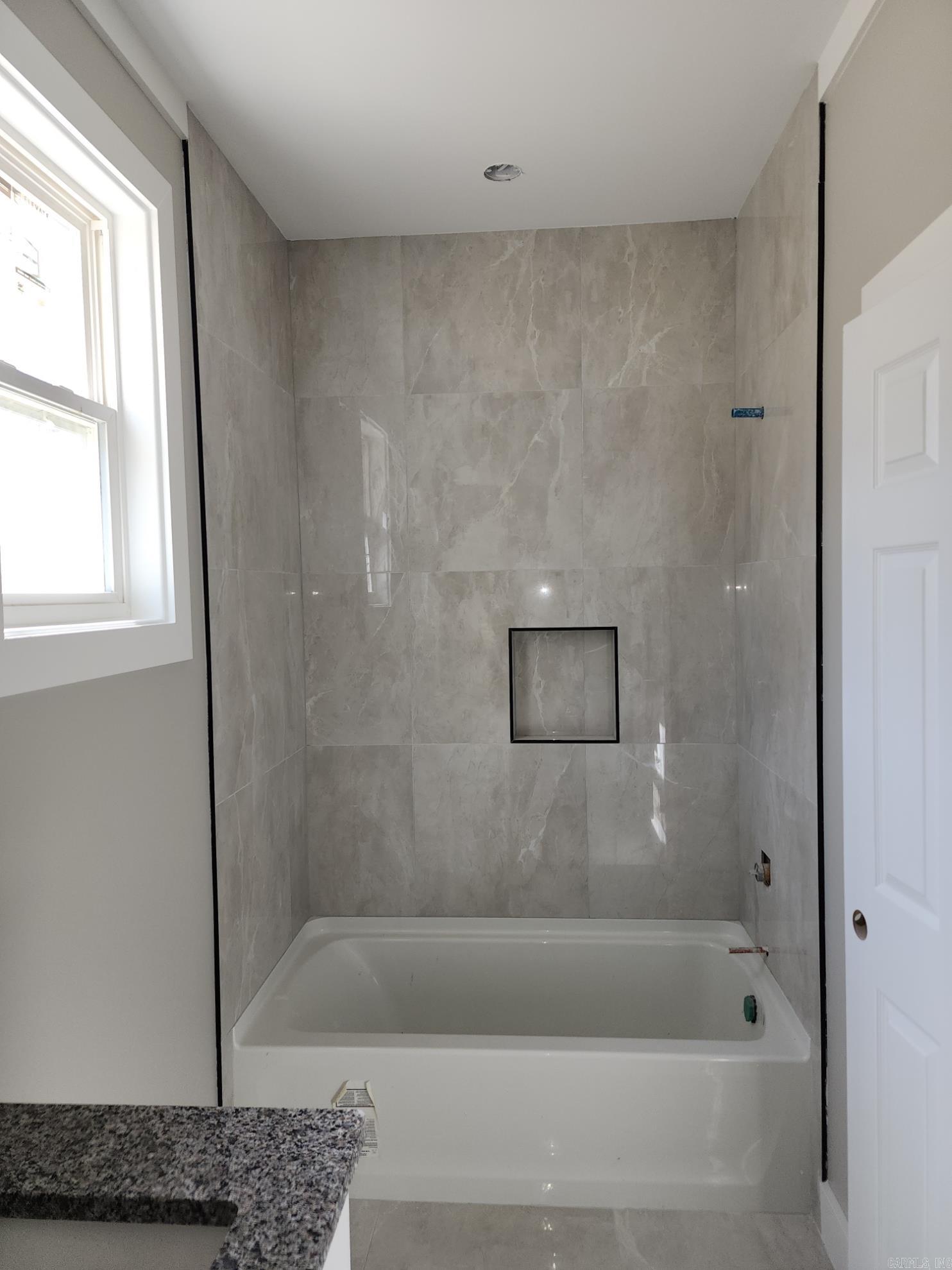 ALTA VISTA - Residential