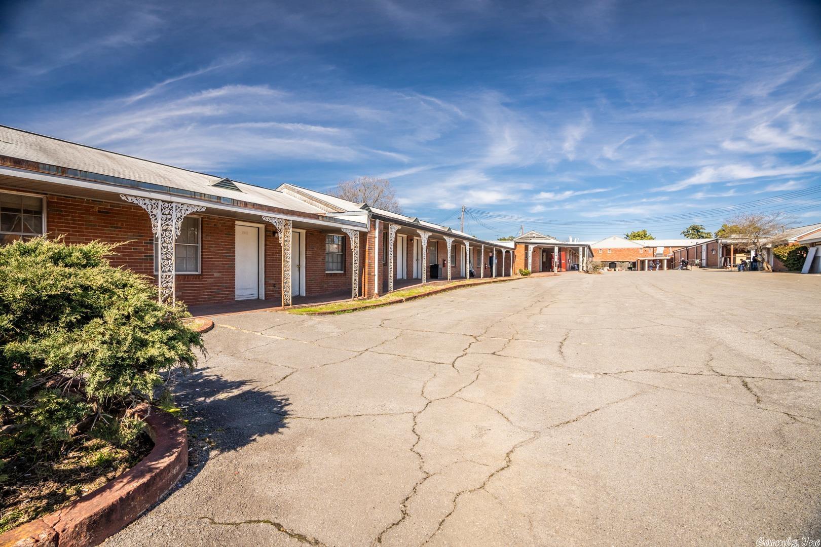 Magnolia - Commercial Sale