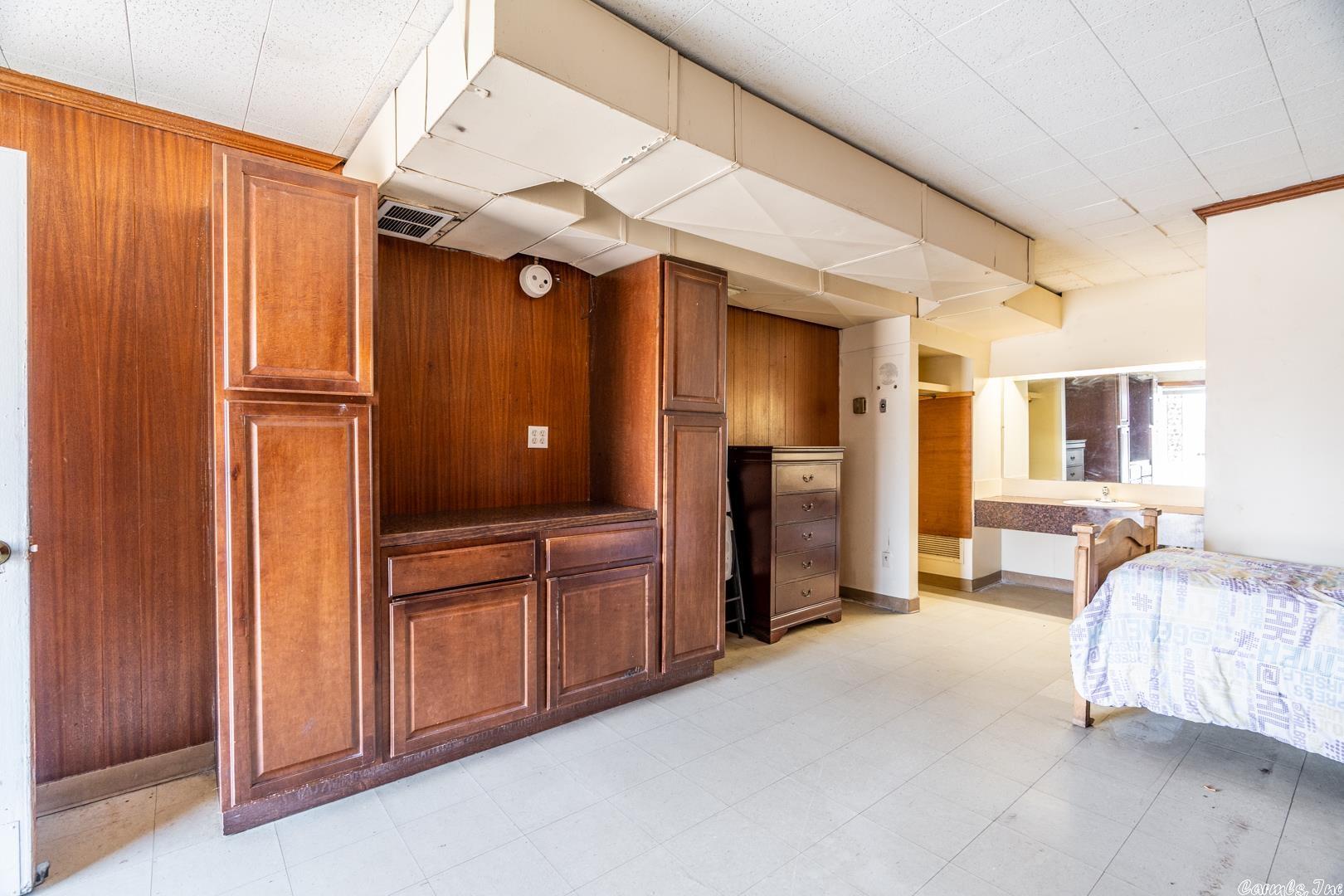 Magnolia - Commercial Sale