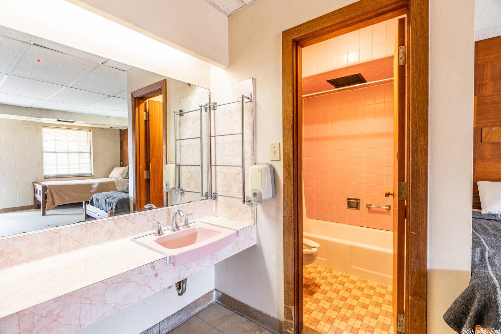 Magnolia - Commercial Sale