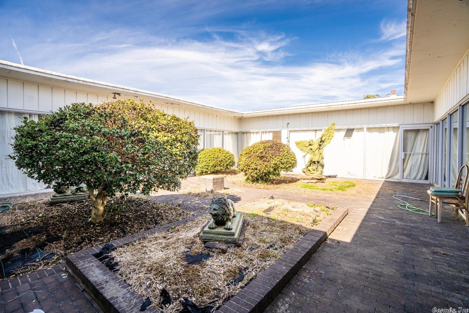 Magnolia - Commercial Sale