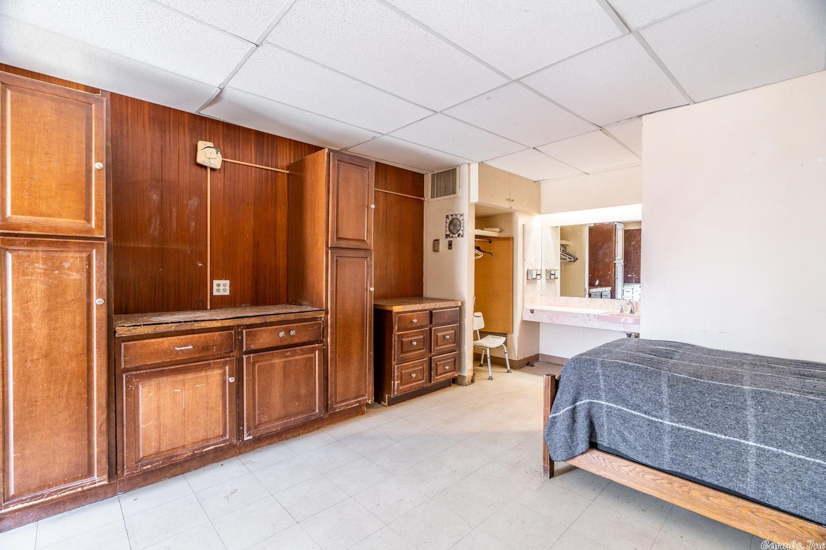 Magnolia - Commercial Sale