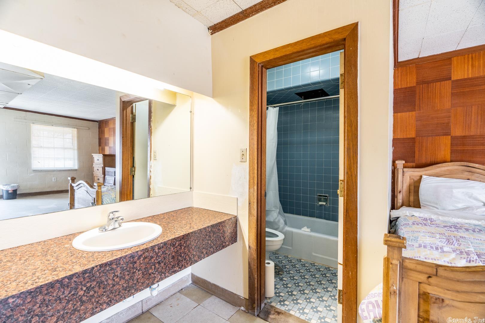 Magnolia - Commercial Sale