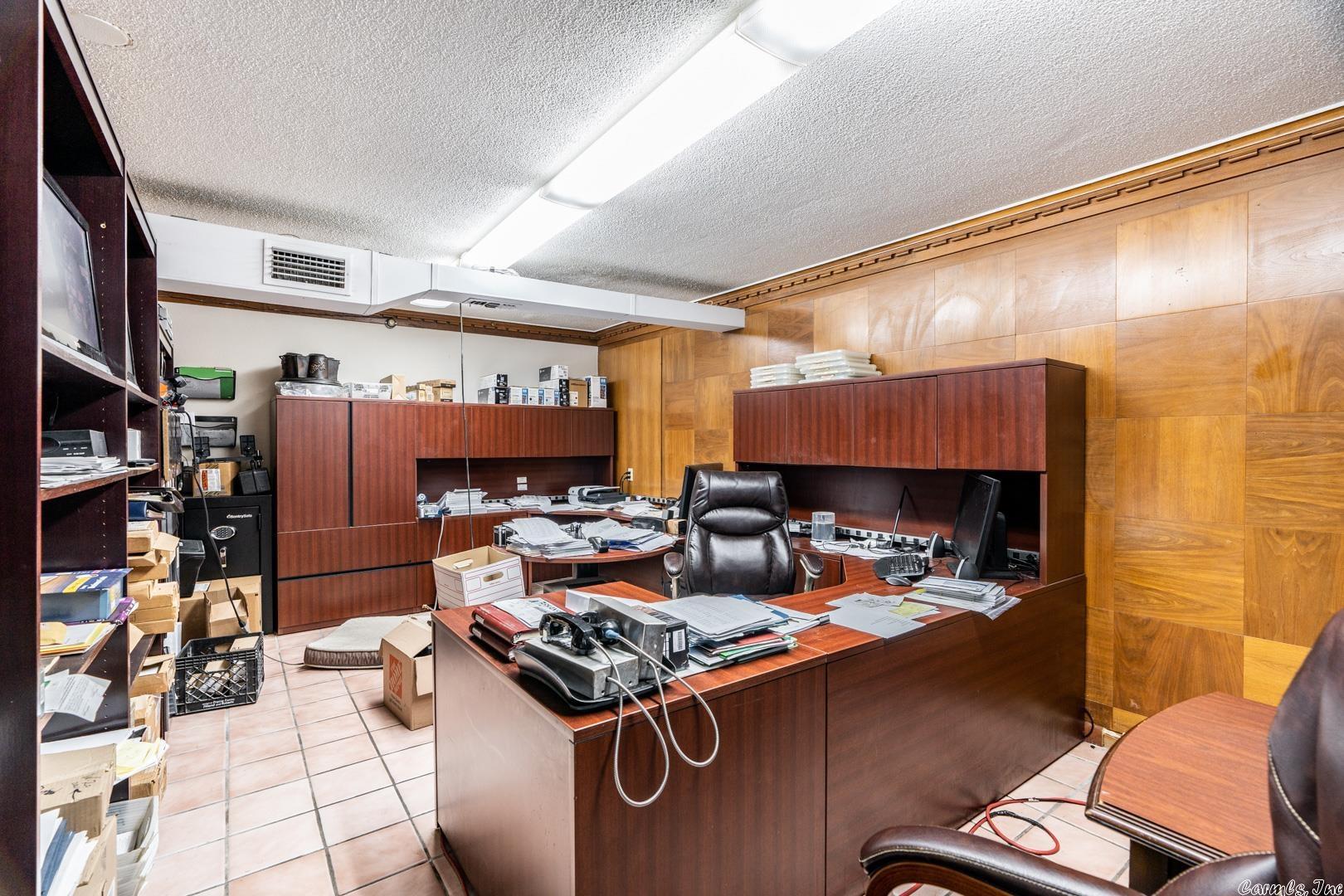 Magnolia - Commercial Sale