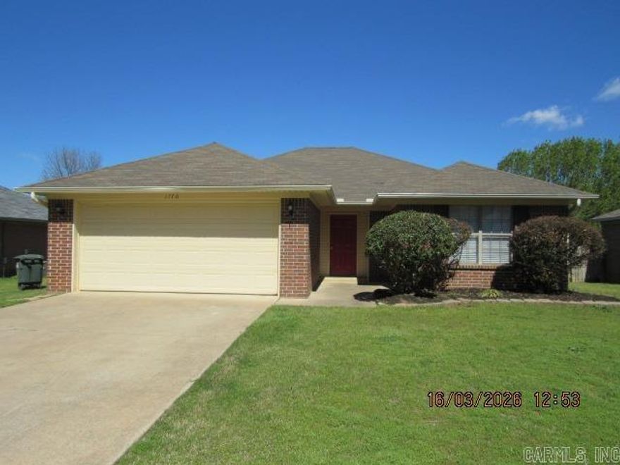 Well maintained 3-bedroom home in Southern Hills, recently painted interior walls & trim, split bedroom plan, all stainless appliances including refrigerator, box ceilings, 2-inch blinds throughout, separate laundry room with washer & dryer provided, 2 car garage, fully fenced yard with patio & deck, electric & gas. Available Now. Small pet negotiable with a non-refundable pet fee. ***BEWARE OF SCAMS! WE DO NOT POST ANY LISTINGS ON FACEBOOK MARKETPLACE OR CRAIGSLIST. ANY LISTING SEEN THERE IS A SCAM.***