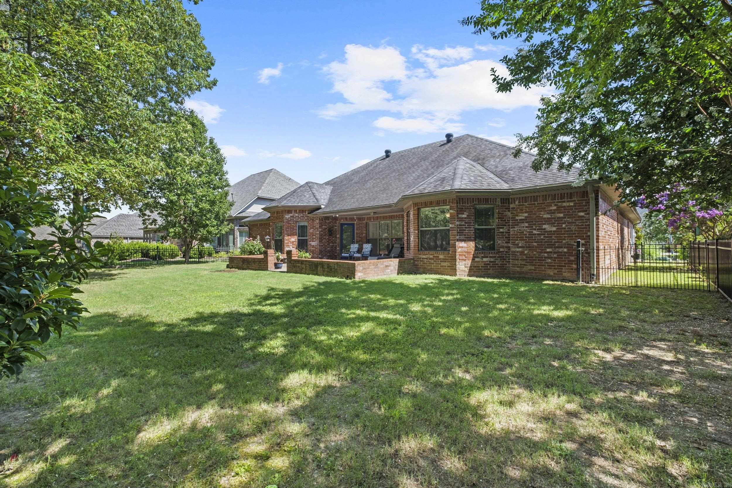 COUNTRY CLUB OF ARK THE - Residential