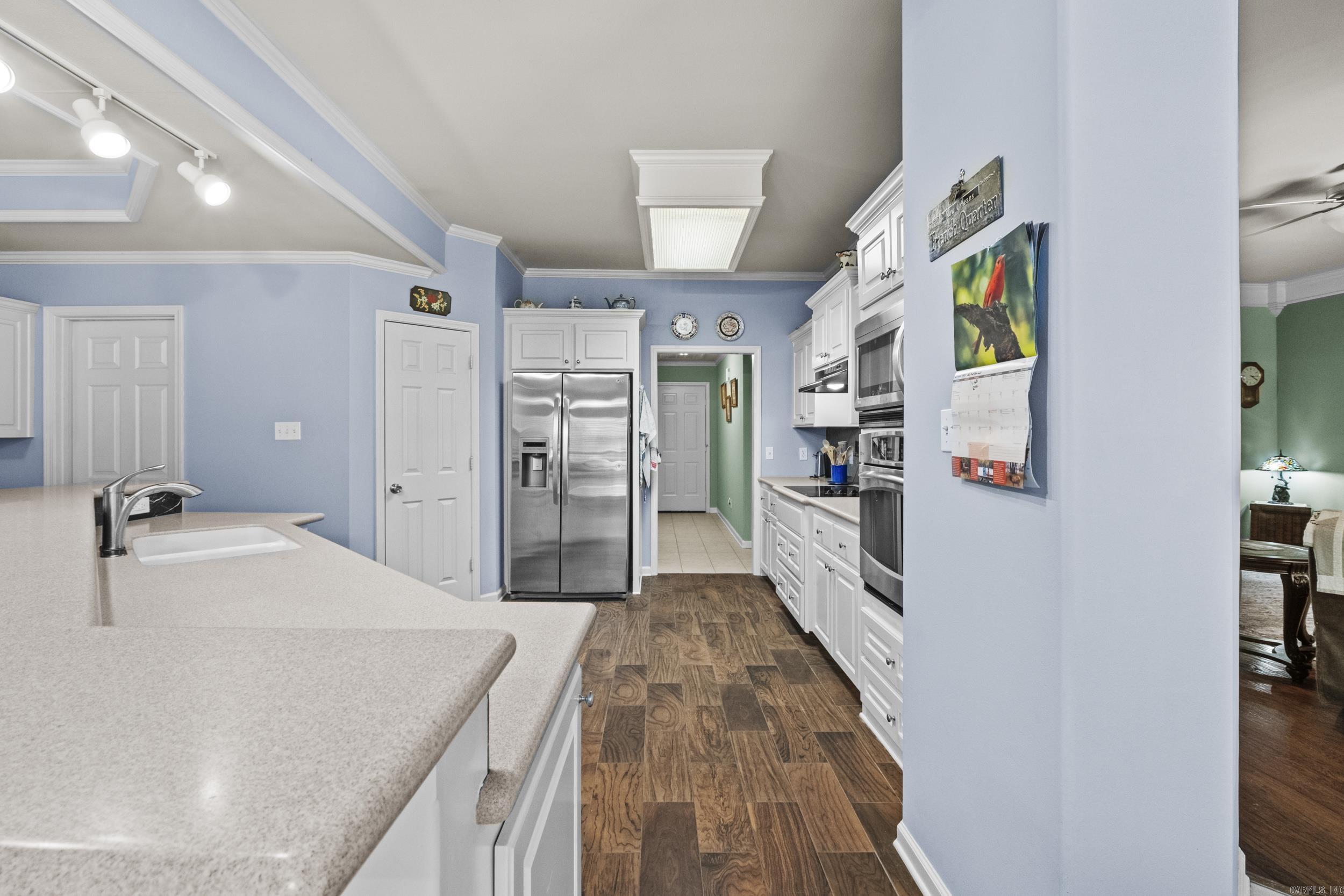 COUNTRY CLUB OF ARK THE - Residential