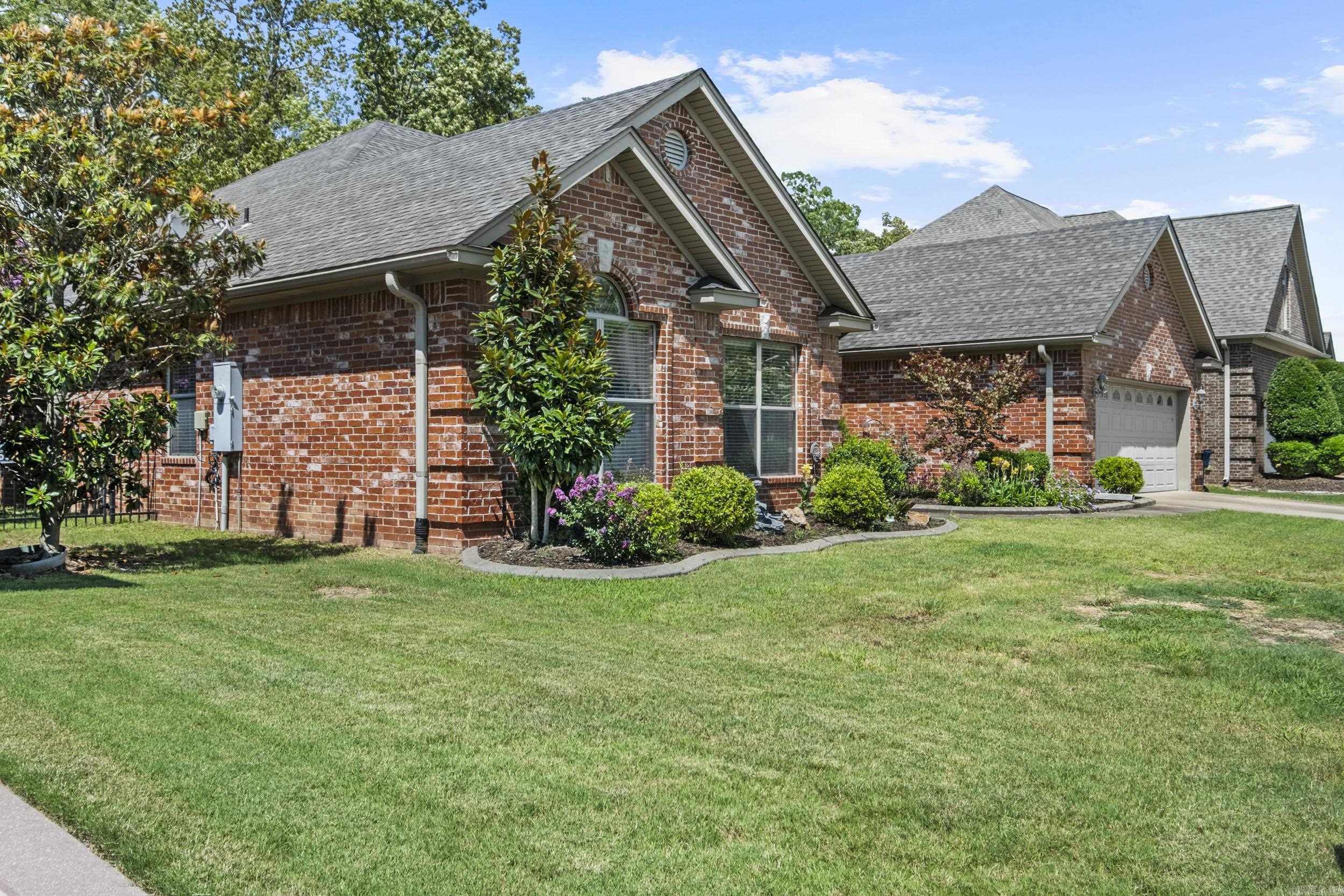 COUNTRY CLUB OF ARK THE - Residential