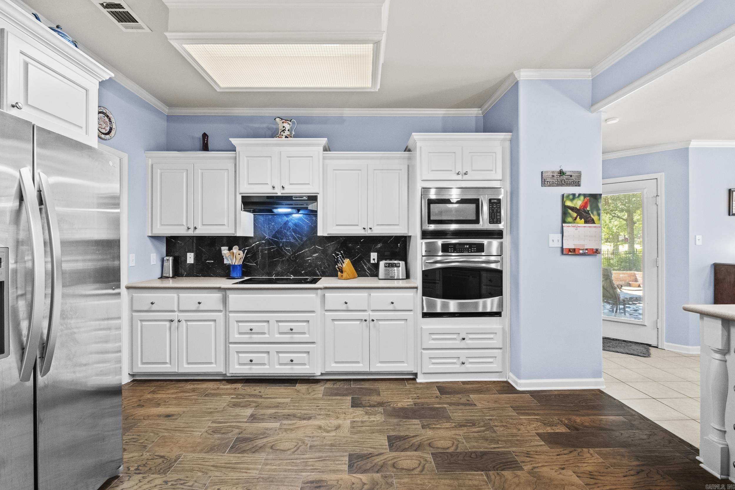 COUNTRY CLUB OF ARK THE - Residential