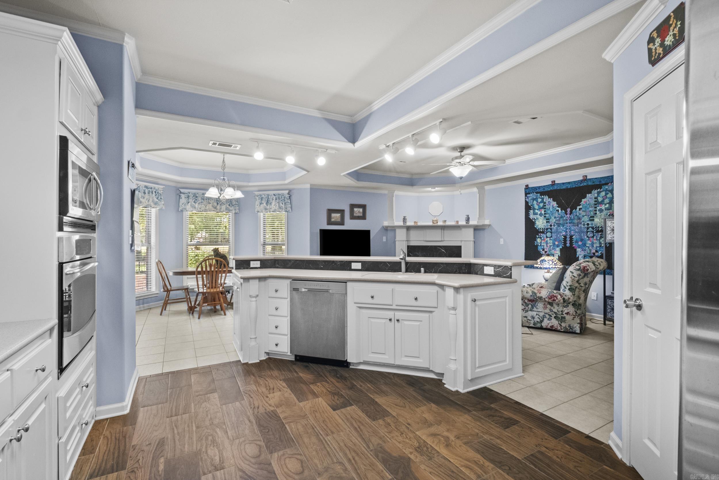 COUNTRY CLUB OF ARK THE - Residential