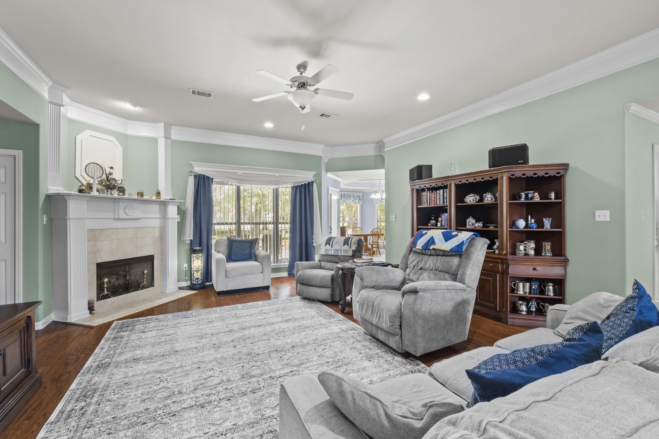 COUNTRY CLUB OF ARK THE - Residential