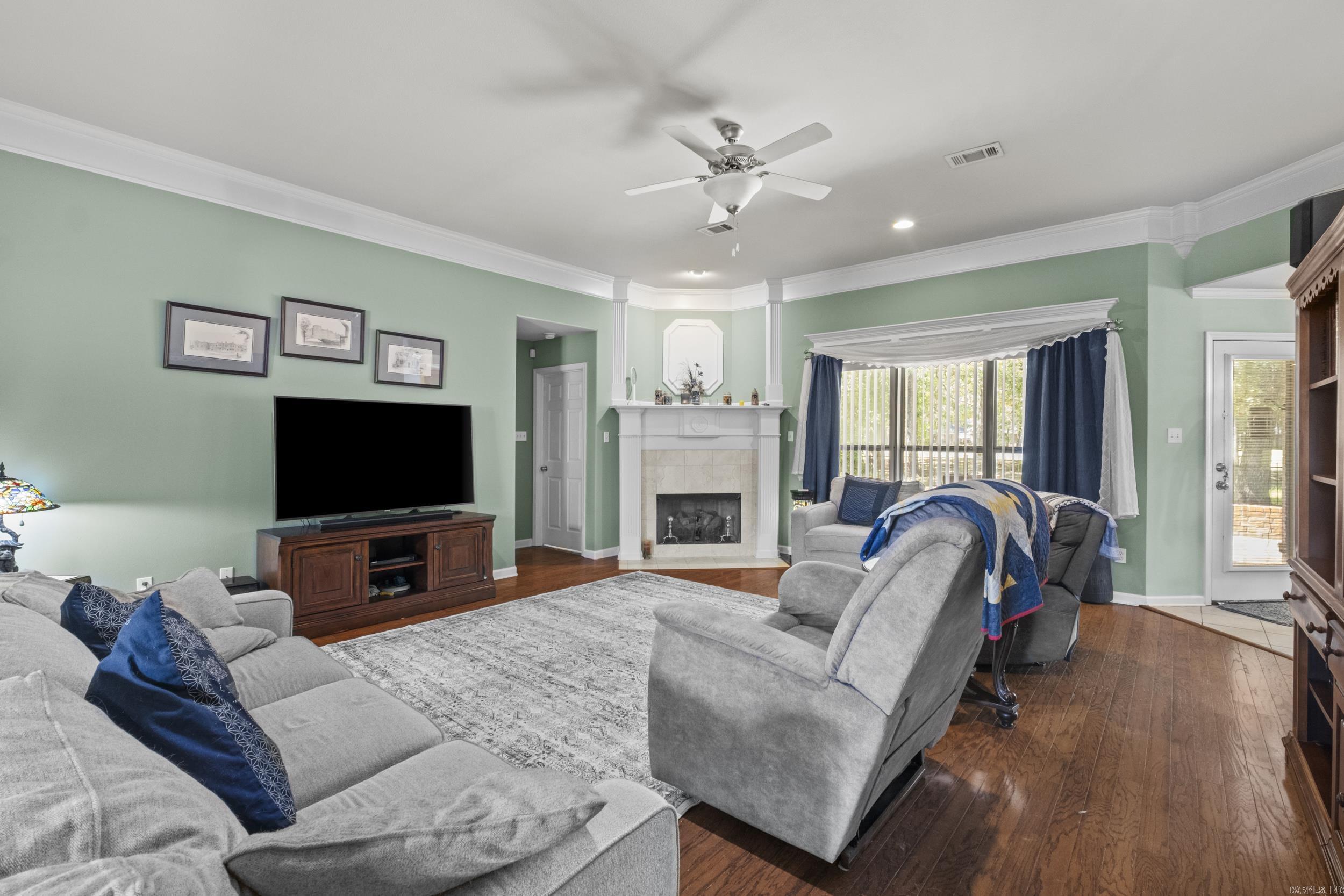 COUNTRY CLUB OF ARK THE - Residential