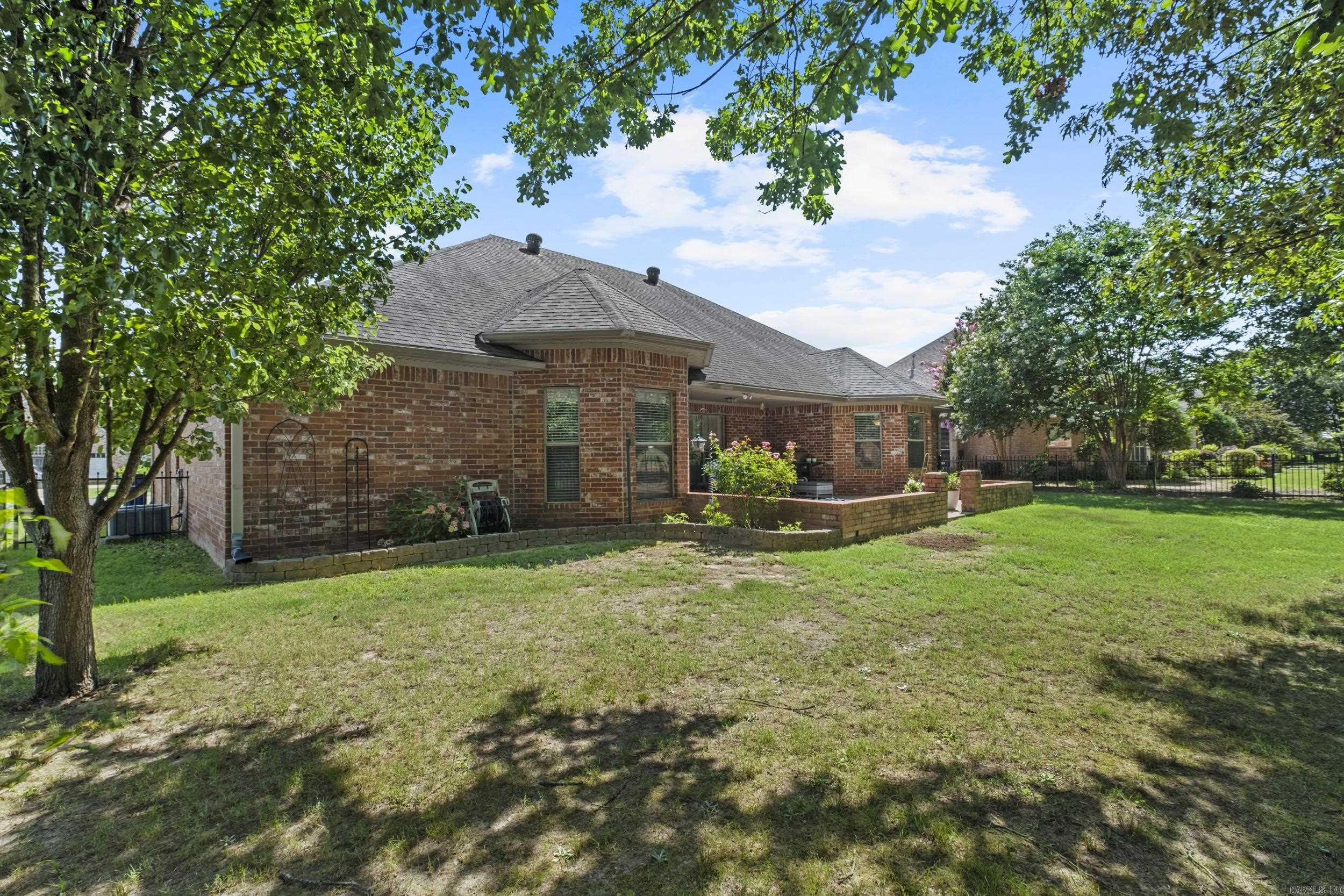 COUNTRY CLUB OF ARK THE - Residential