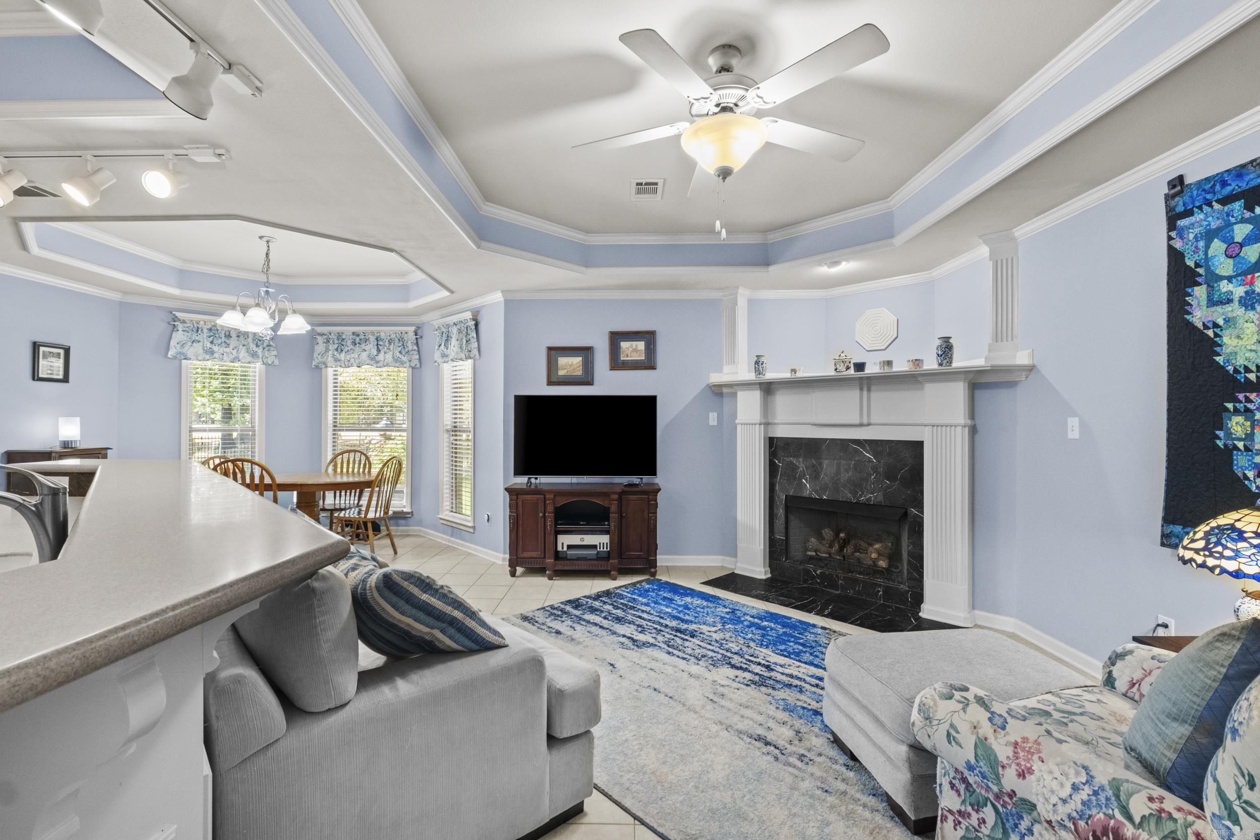 COUNTRY CLUB OF ARK THE - Residential