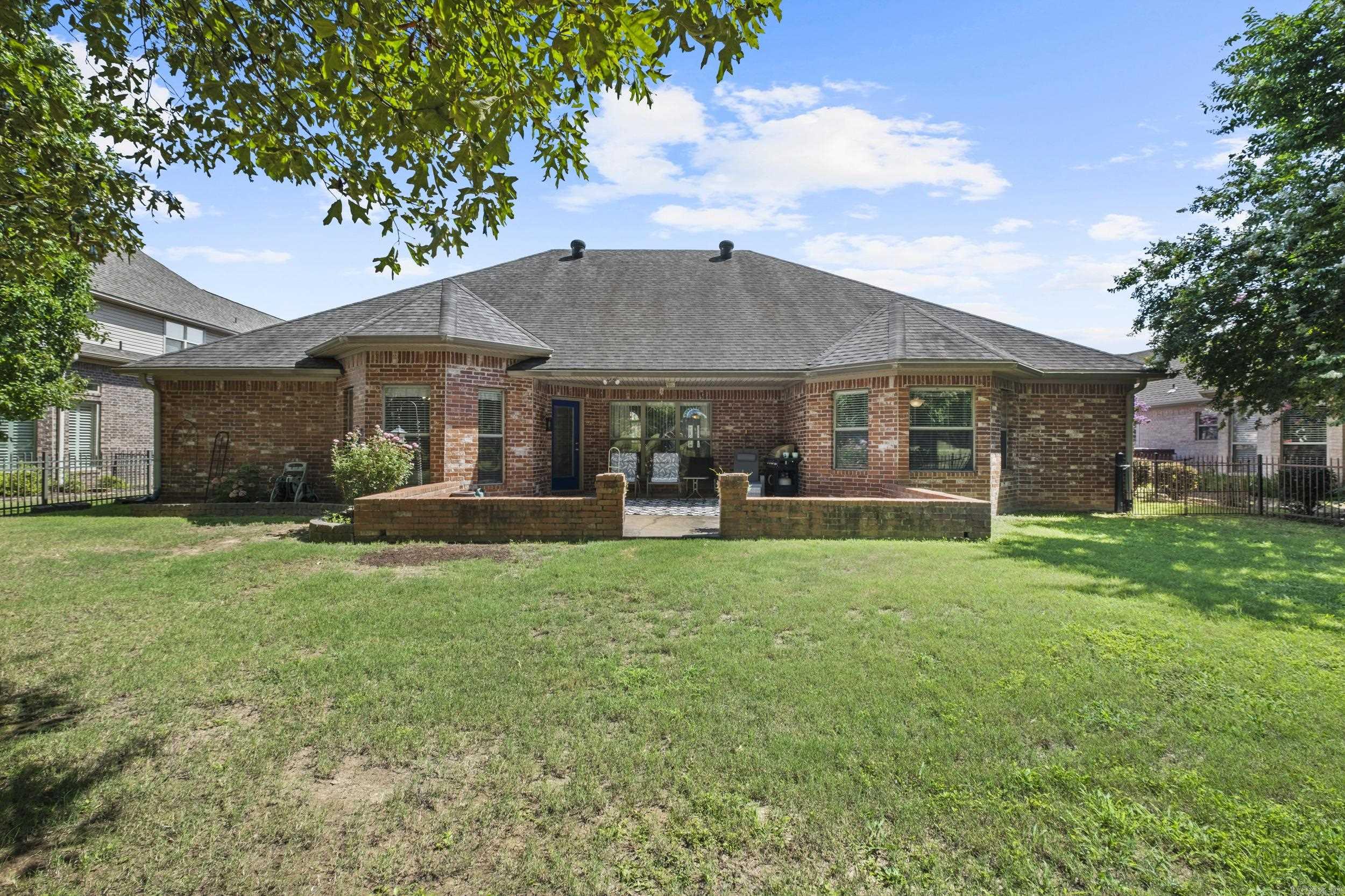 COUNTRY CLUB OF ARK THE - Residential