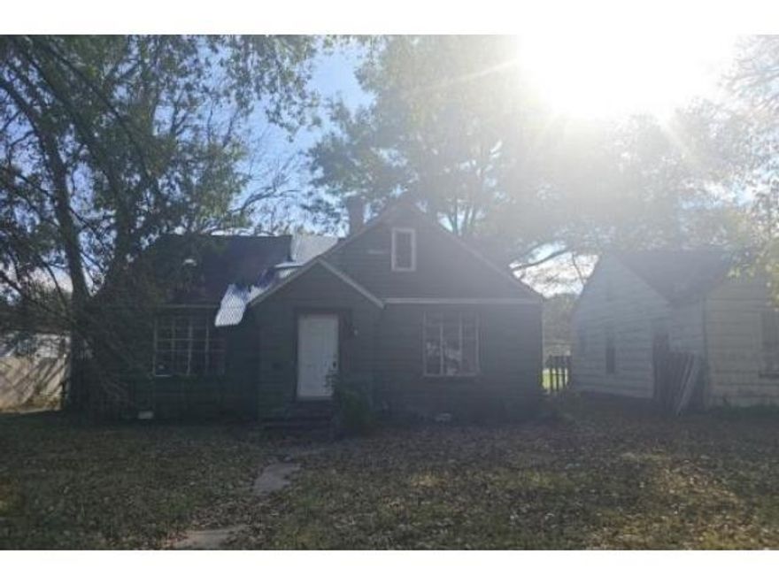 From Interstate 55, take Exit 67 toward Blytheville. Head east on W Main St for approximately 1.5 miles, then turn left onto N 6th St. Continue for 0.3 miles, then turn right onto E Chickasawba St. The property at 519 Chickasawba St will be on your right. Look for the address marker.