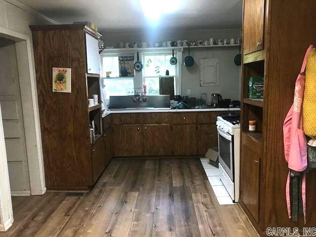 WADDLE & HUGHES - Residential