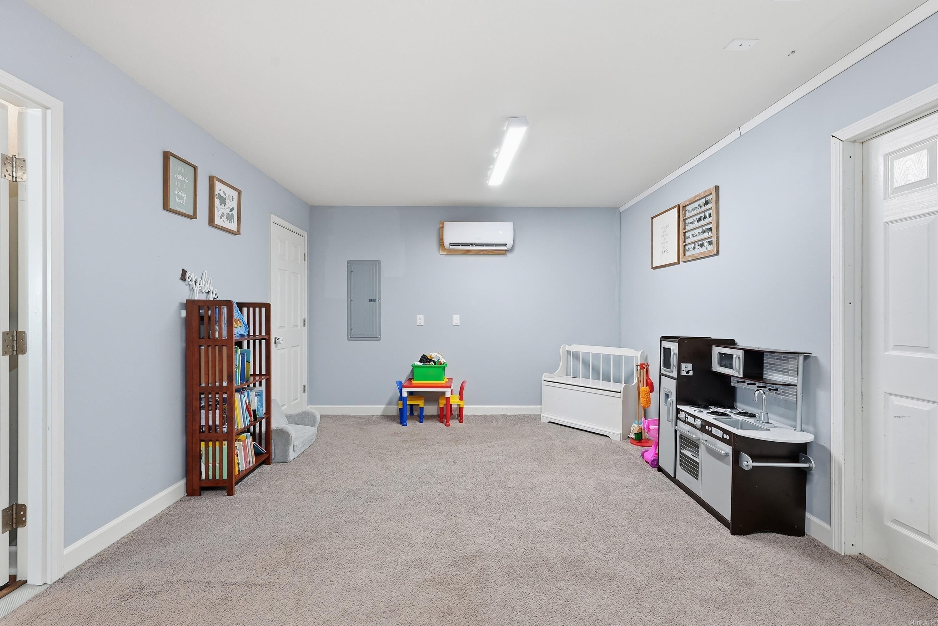 SAGEBRUSH COVE - Residential