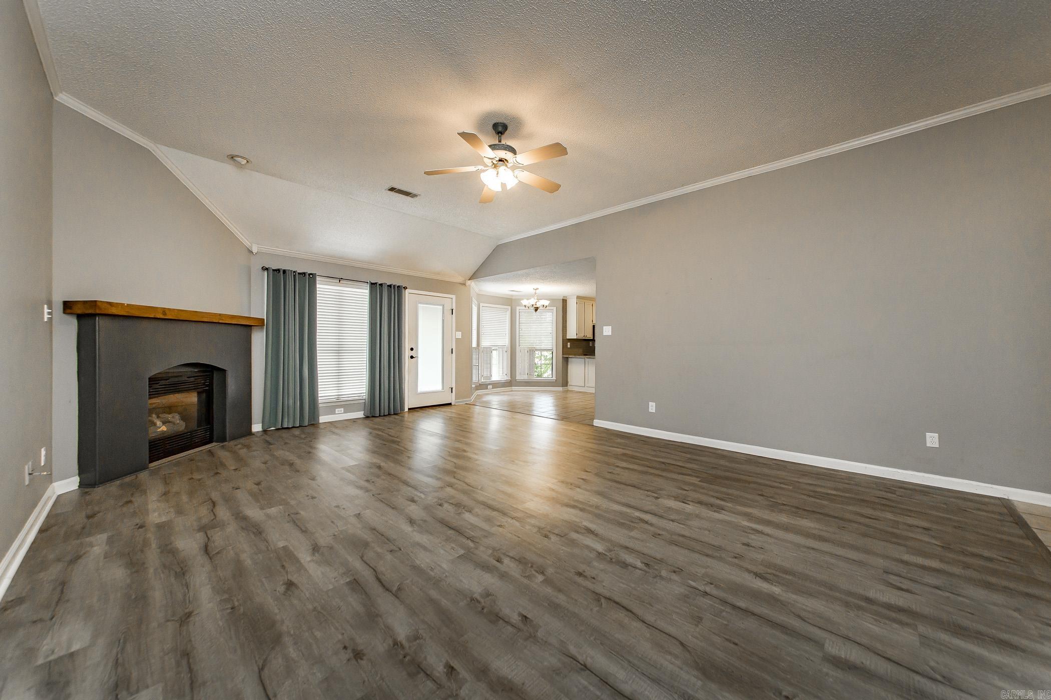 COUNTRY CLUB OF ARK THE - Residential