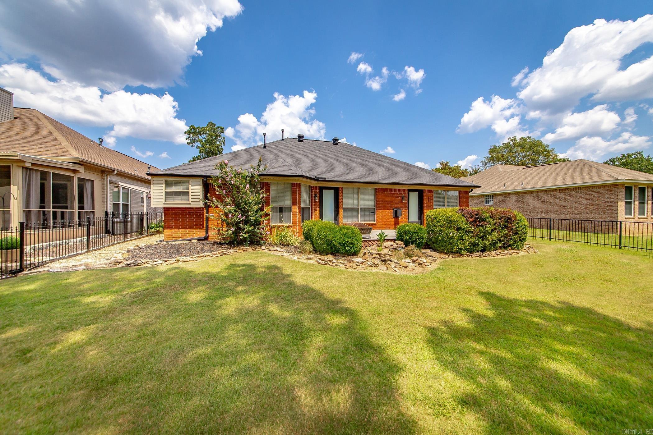 COUNTRY CLUB OF ARK THE - Residential