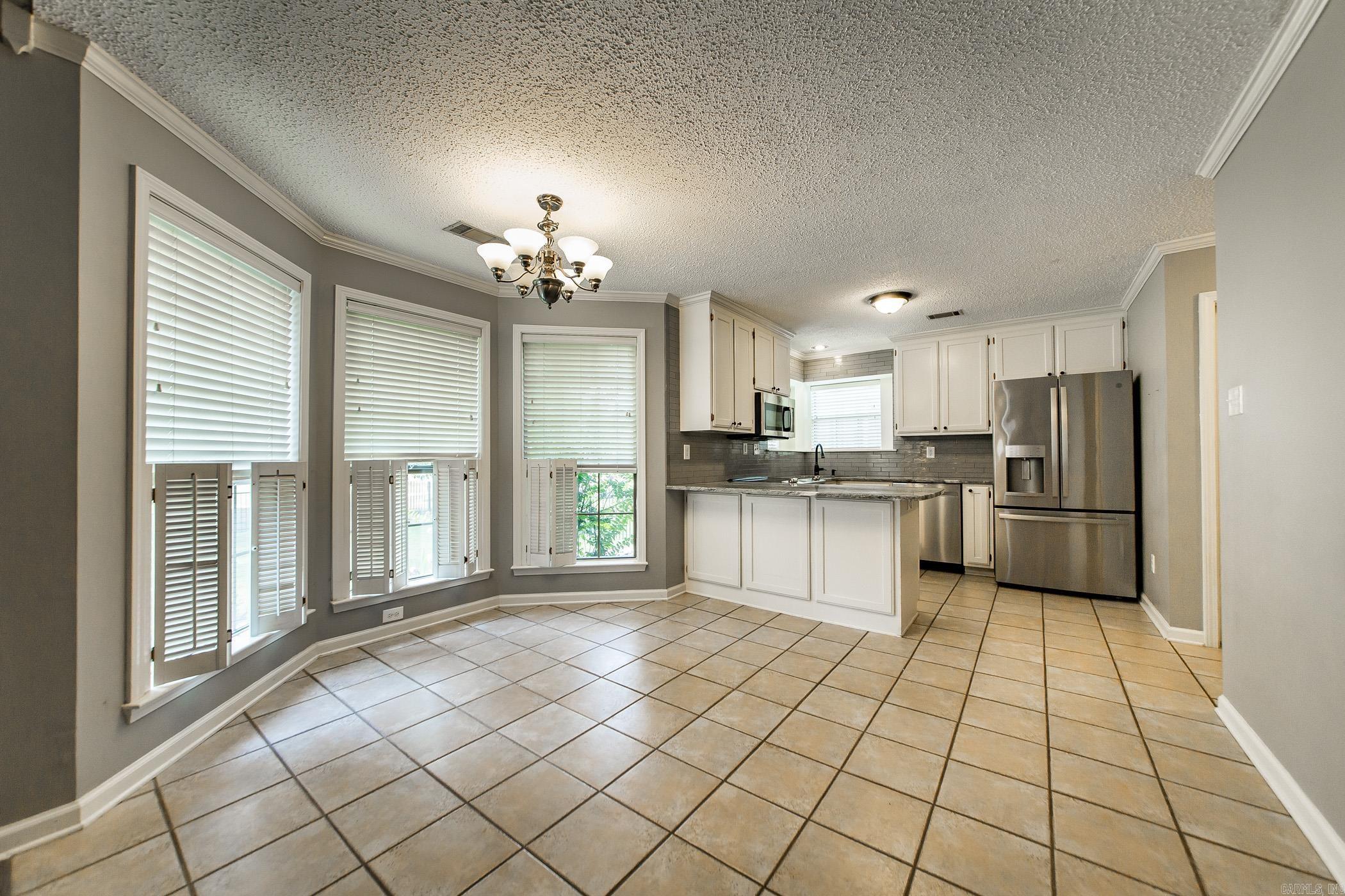 COUNTRY CLUB OF ARK THE - Residential