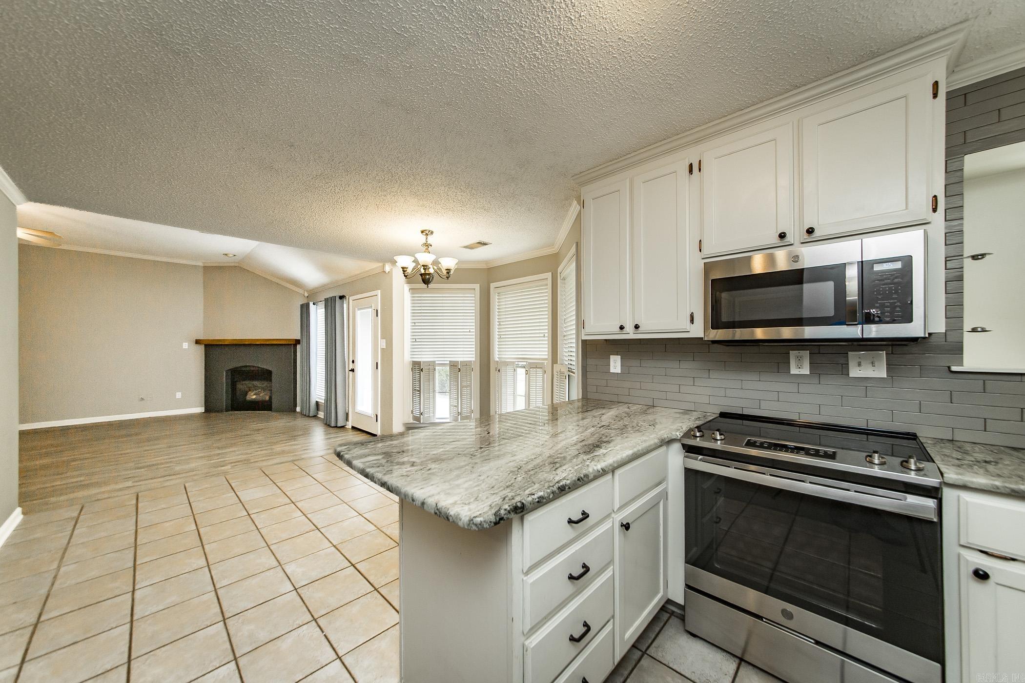 COUNTRY CLUB OF ARK THE - Residential