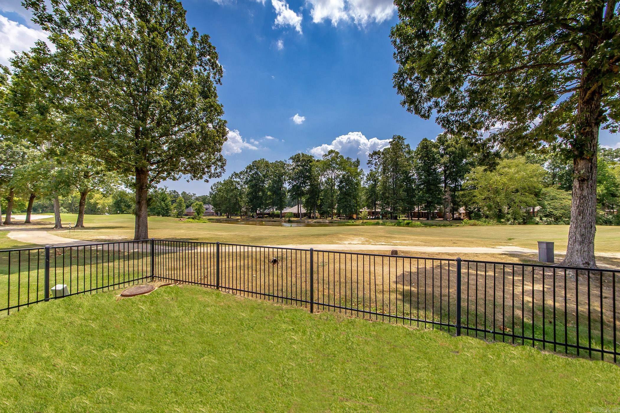 COUNTRY CLUB OF ARK THE - Residential