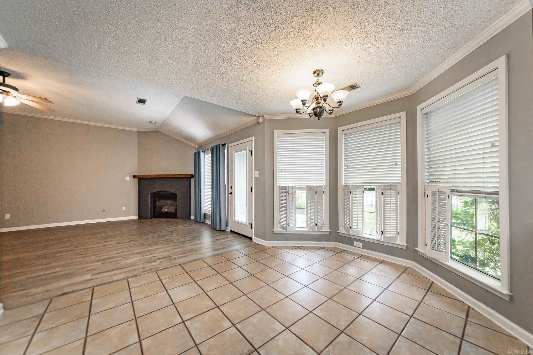 COUNTRY CLUB OF ARK THE - Residential