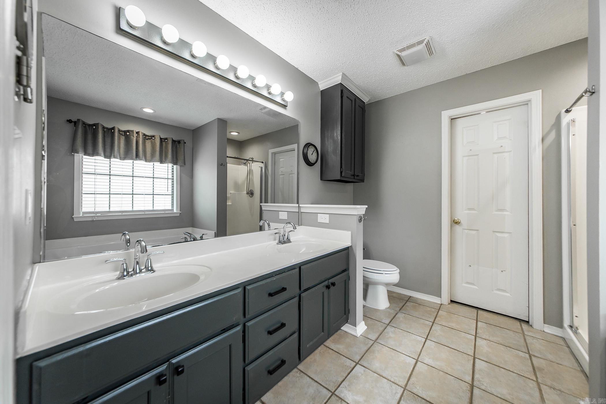 COUNTRY CLUB OF ARK THE - Residential