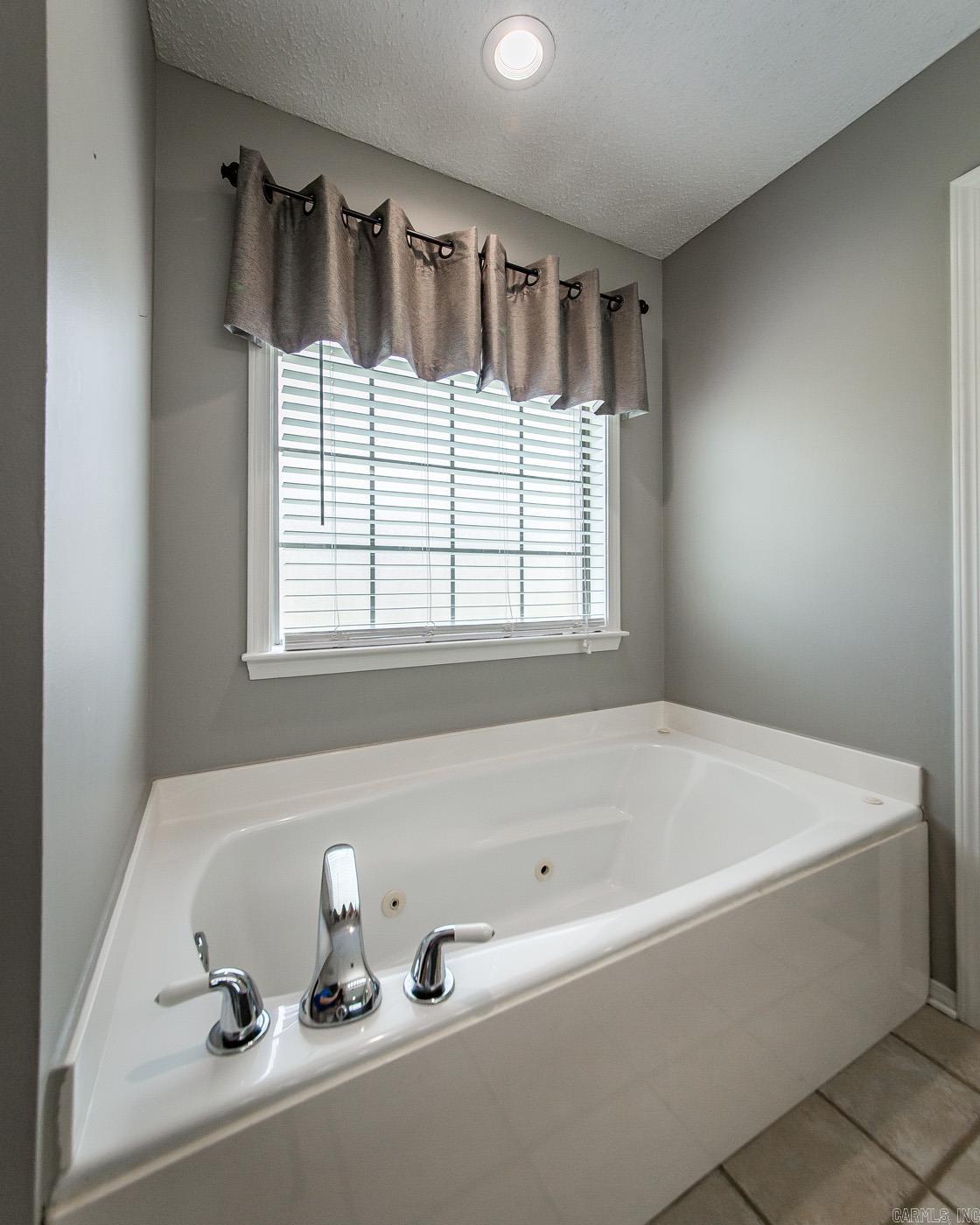 COUNTRY CLUB OF ARK THE - Residential