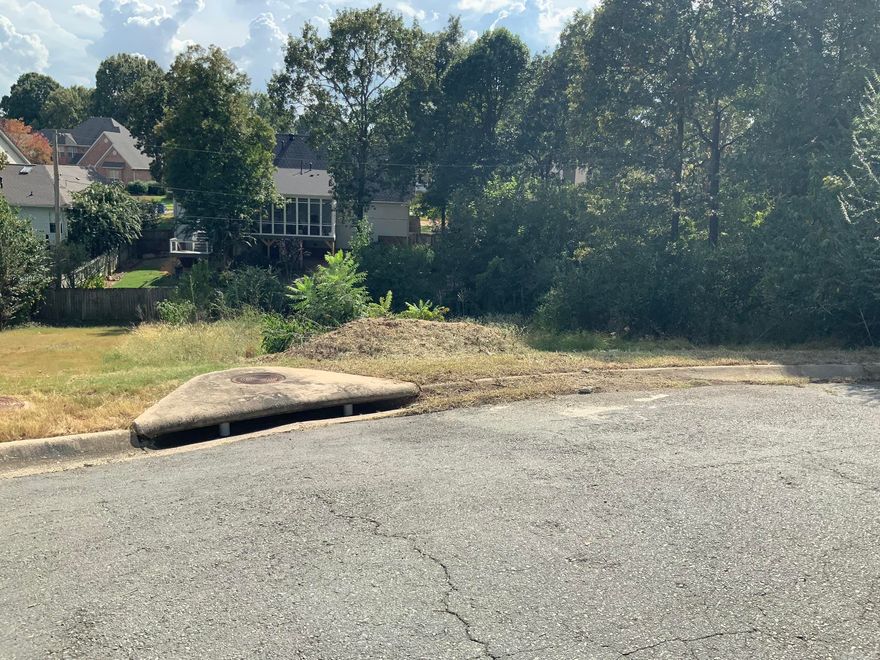 Come build your dream home:  Established neighborhood in Windsor Valley Subdivision.  Private cul-de-sac in back of this subdivision.
