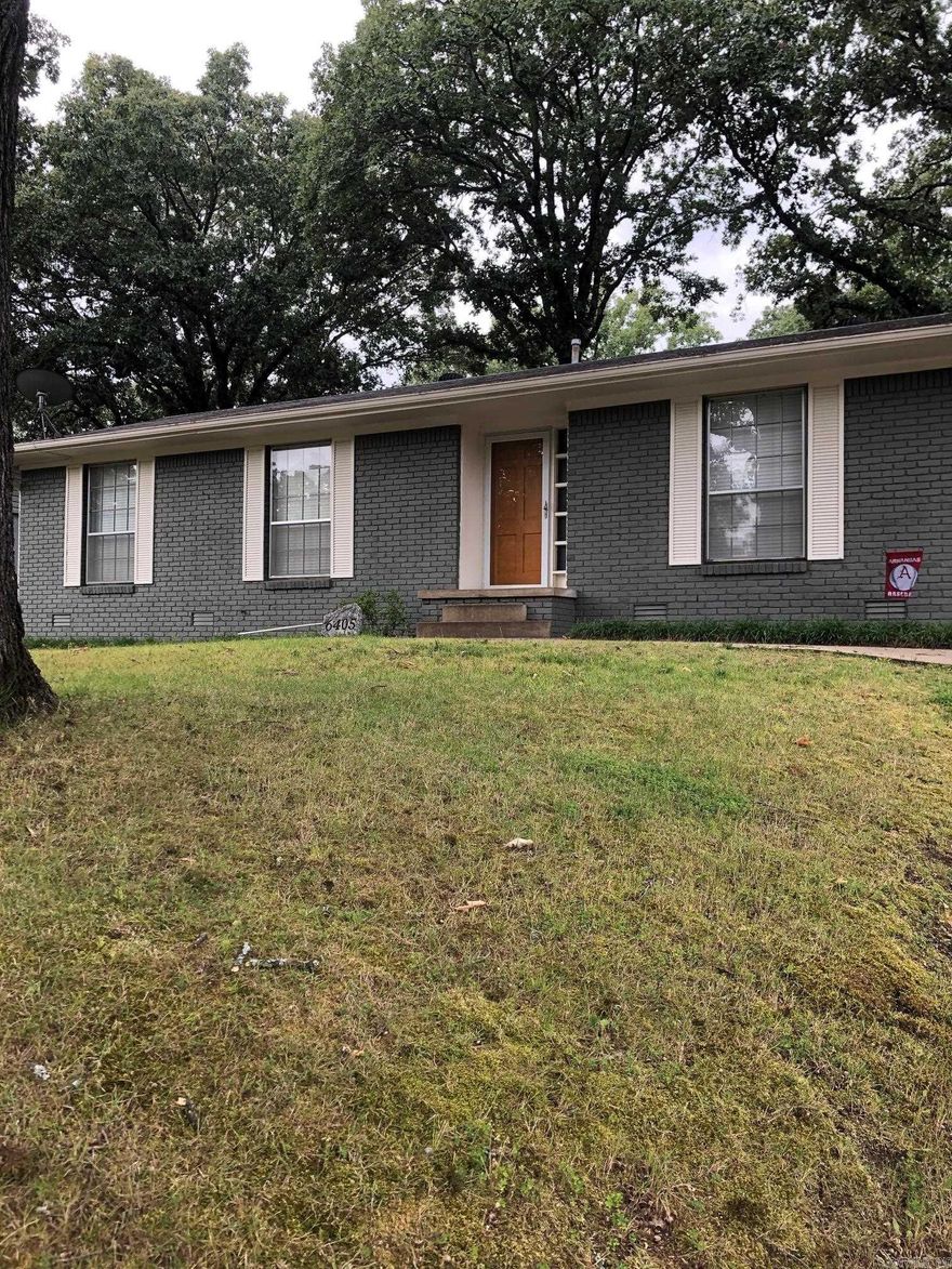Fantastic 3 bedroom house available for rent in a quiet neighborhood off Osage. No carpet, with a fenced in backyard. Minutes away from Kroger, local gyms, and the interstate.