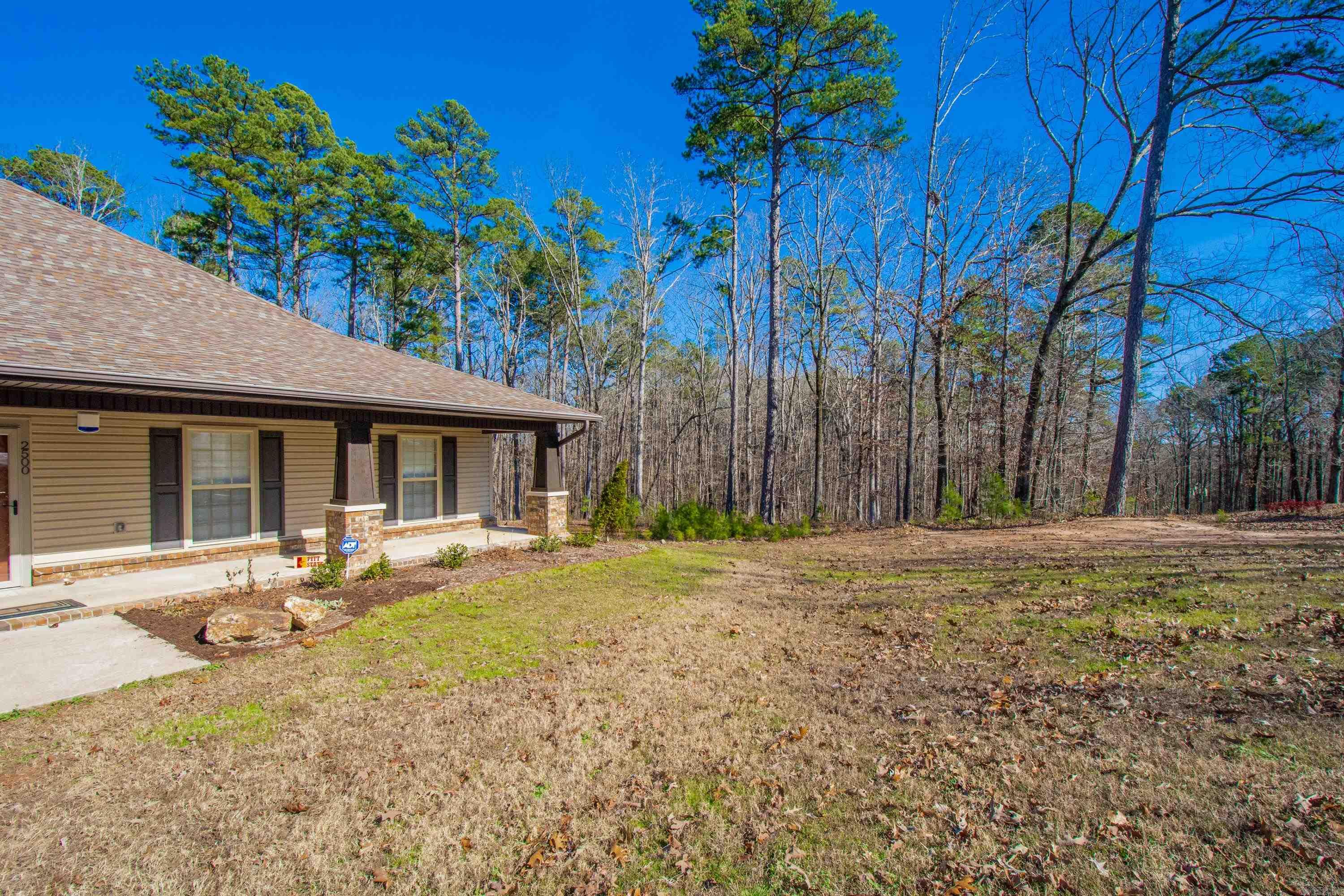 CRYSTAL LAKE - Residential