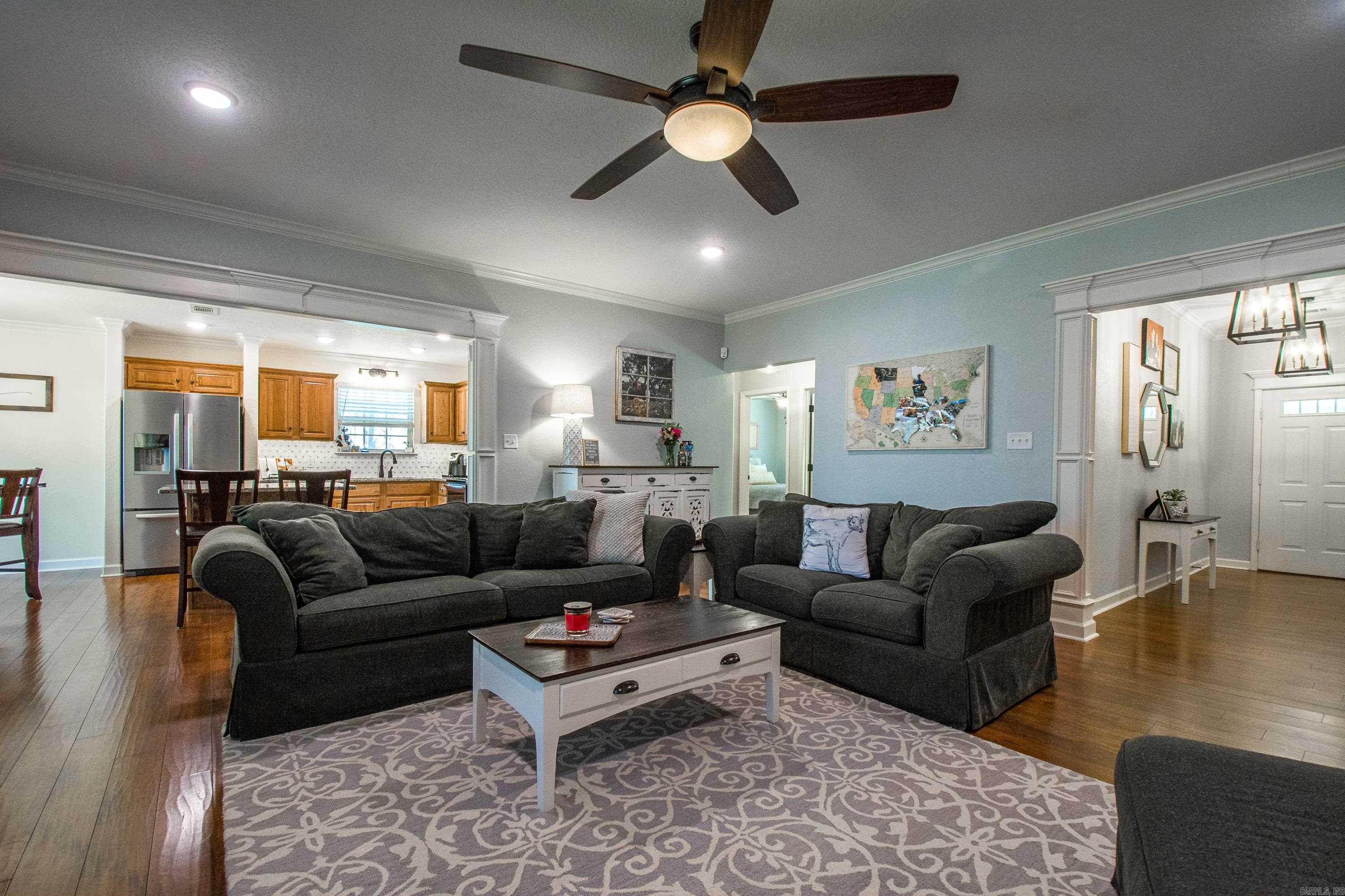 CRYSTAL LAKE - Residential