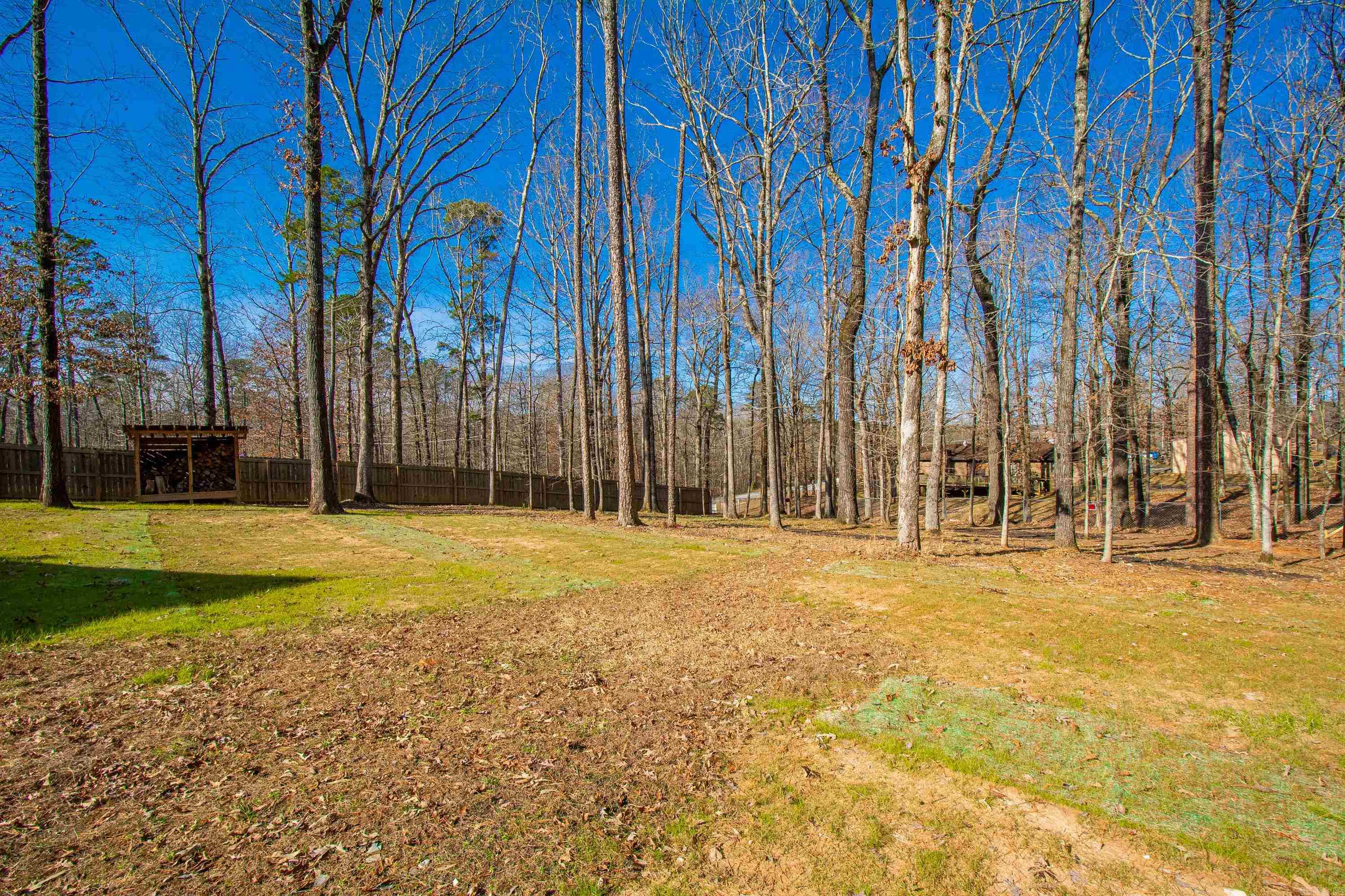 CRYSTAL LAKE - Residential