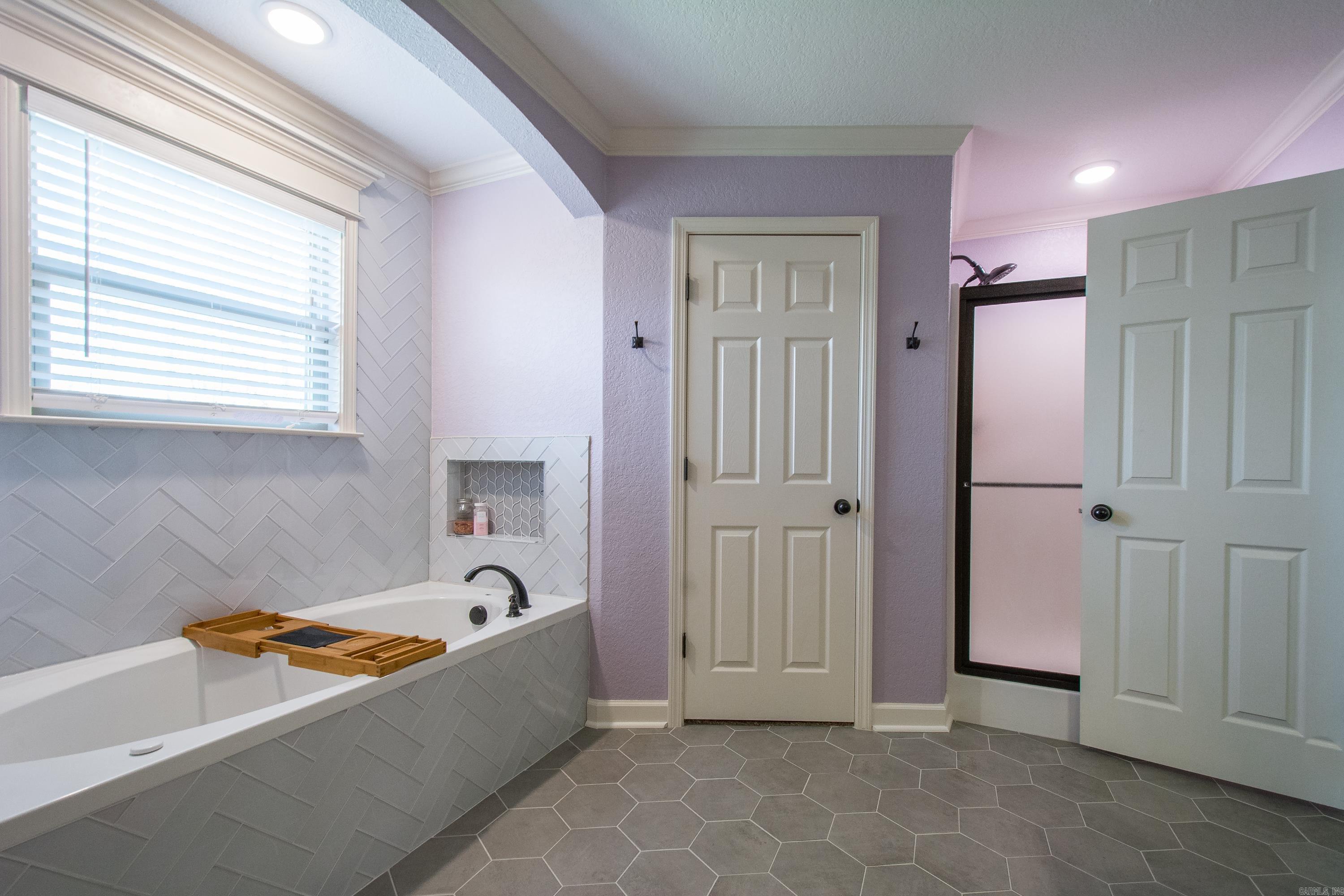 CRYSTAL LAKE - Residential