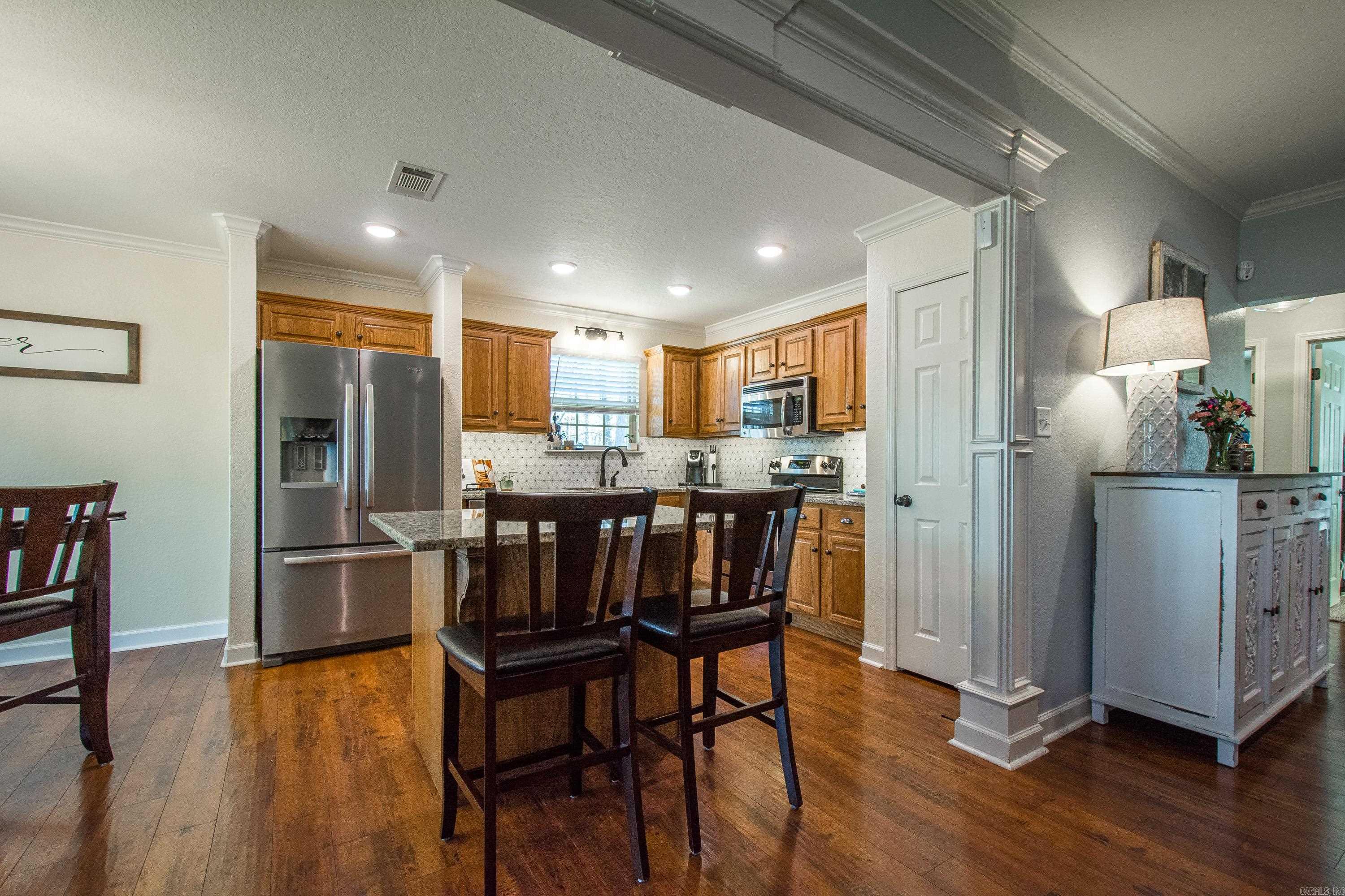 CRYSTAL LAKE - Residential