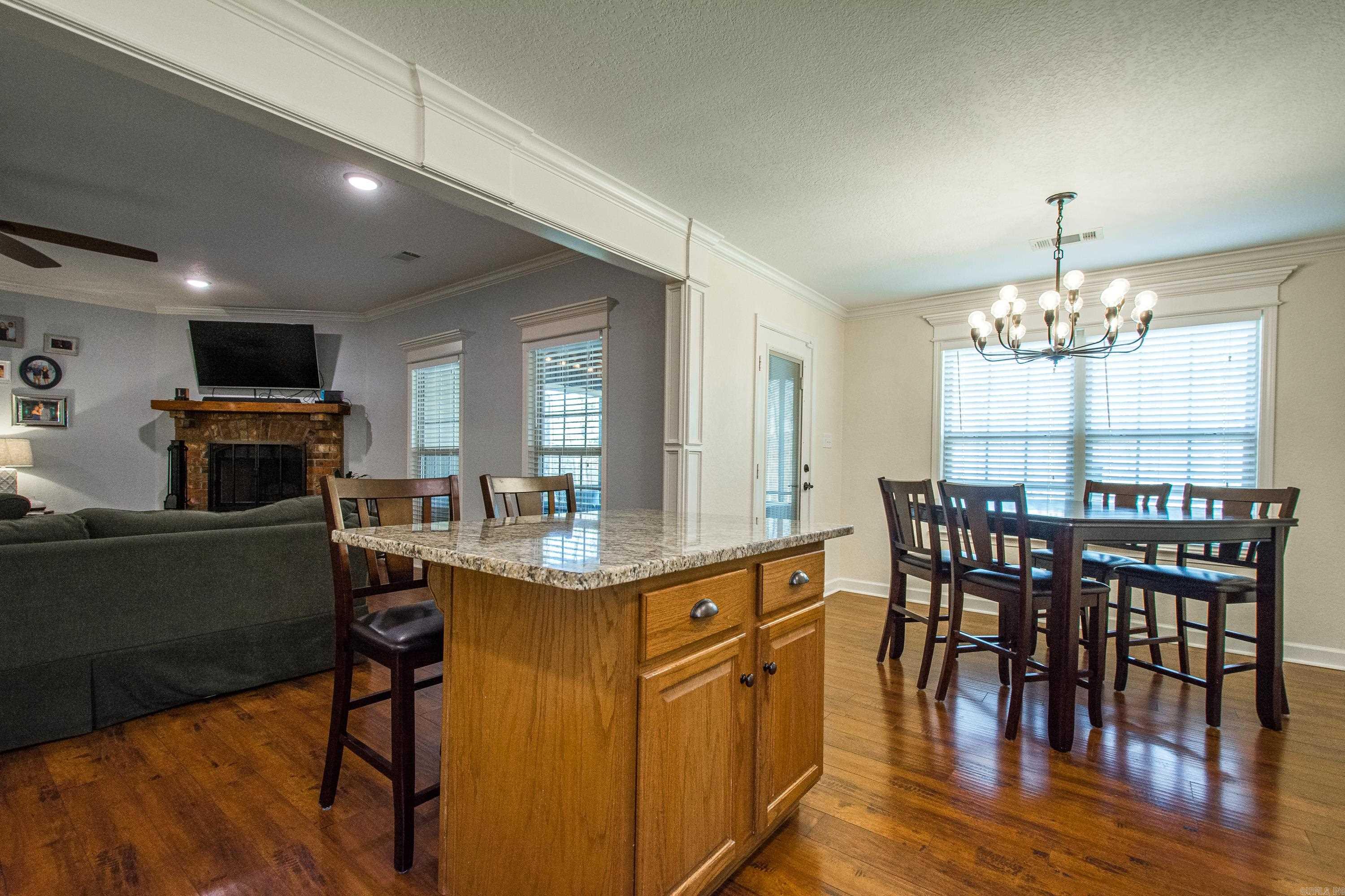 CRYSTAL LAKE - Residential