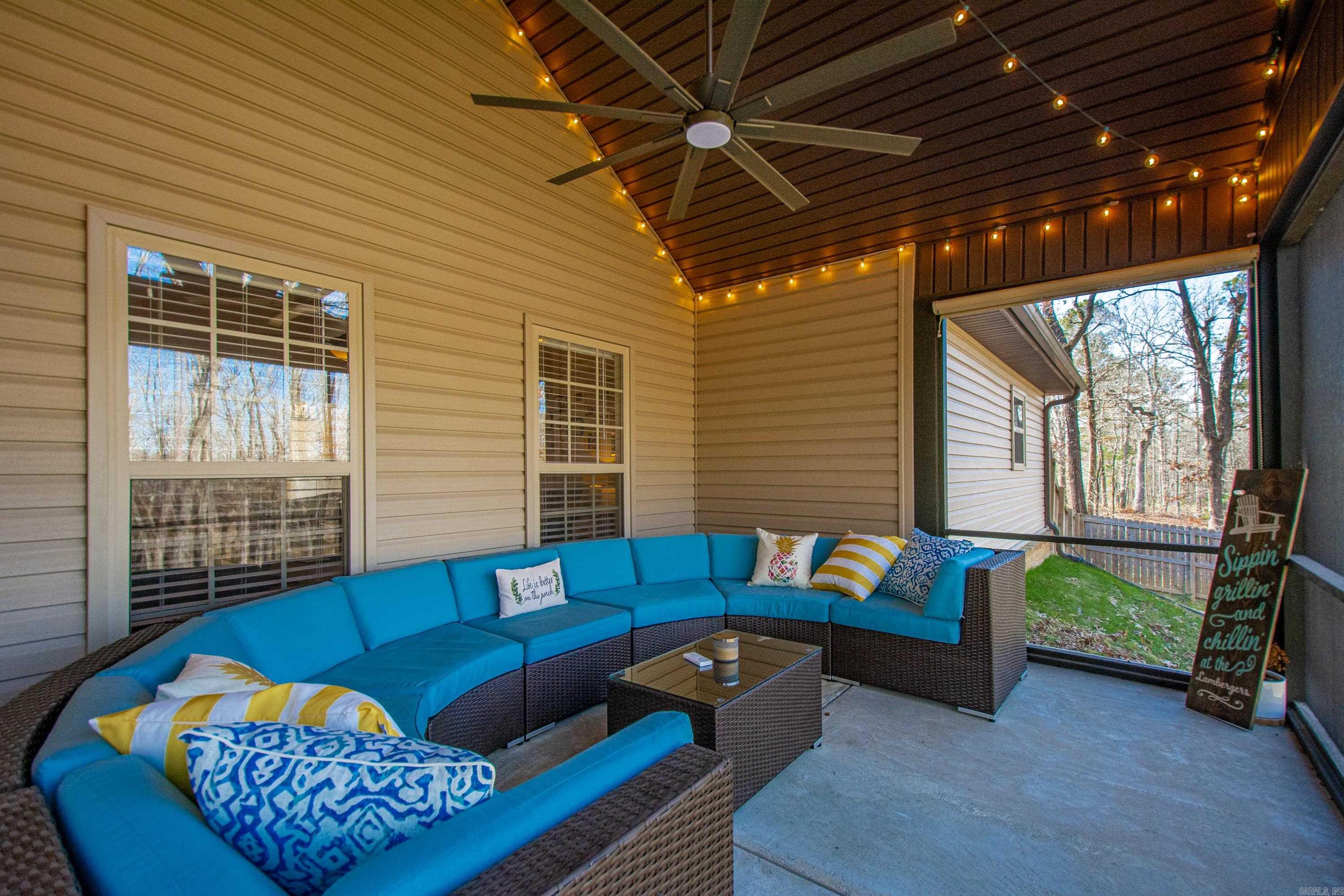 CRYSTAL LAKE - Residential