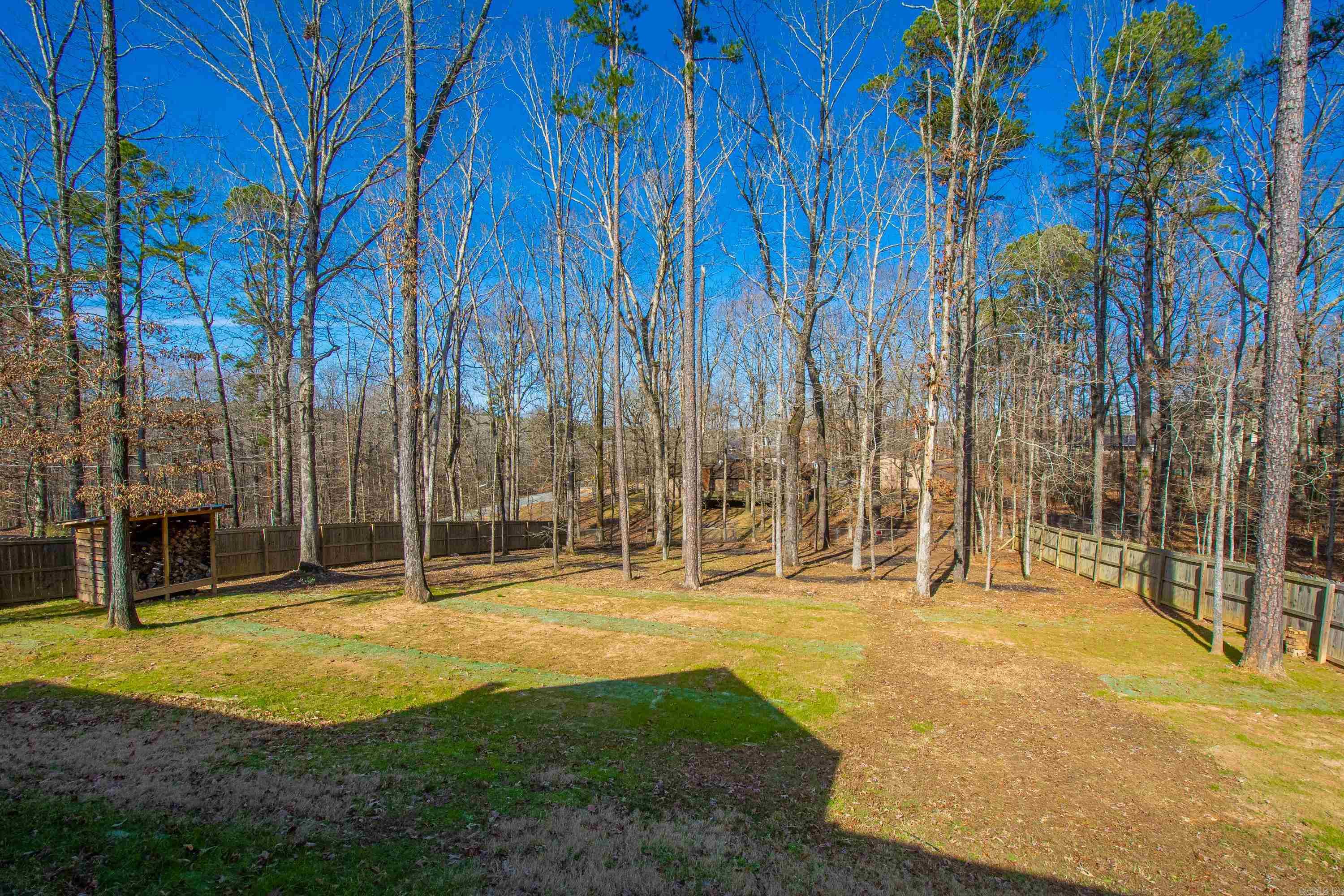 CRYSTAL LAKE - Residential