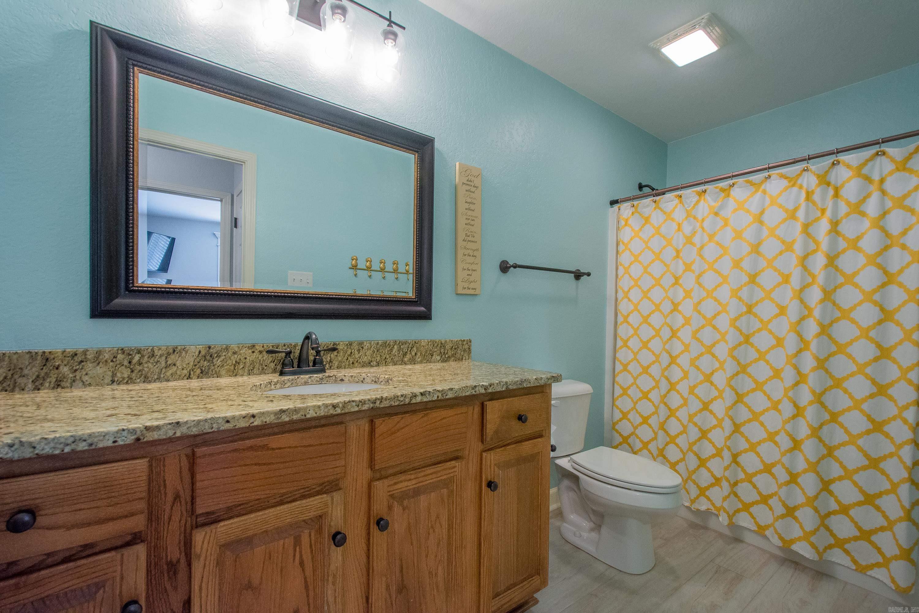 CRYSTAL LAKE - Residential