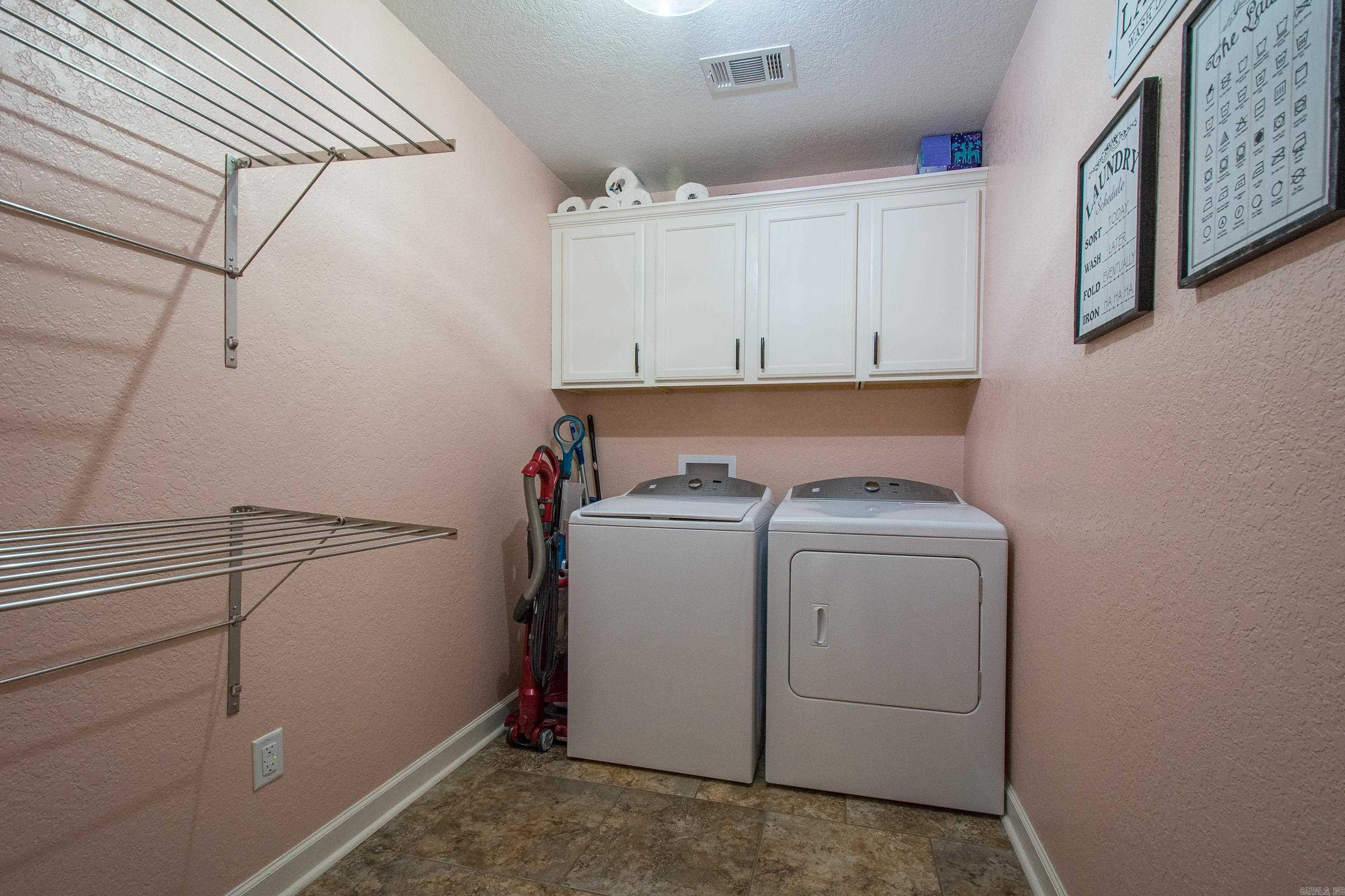 CRYSTAL LAKE - Residential