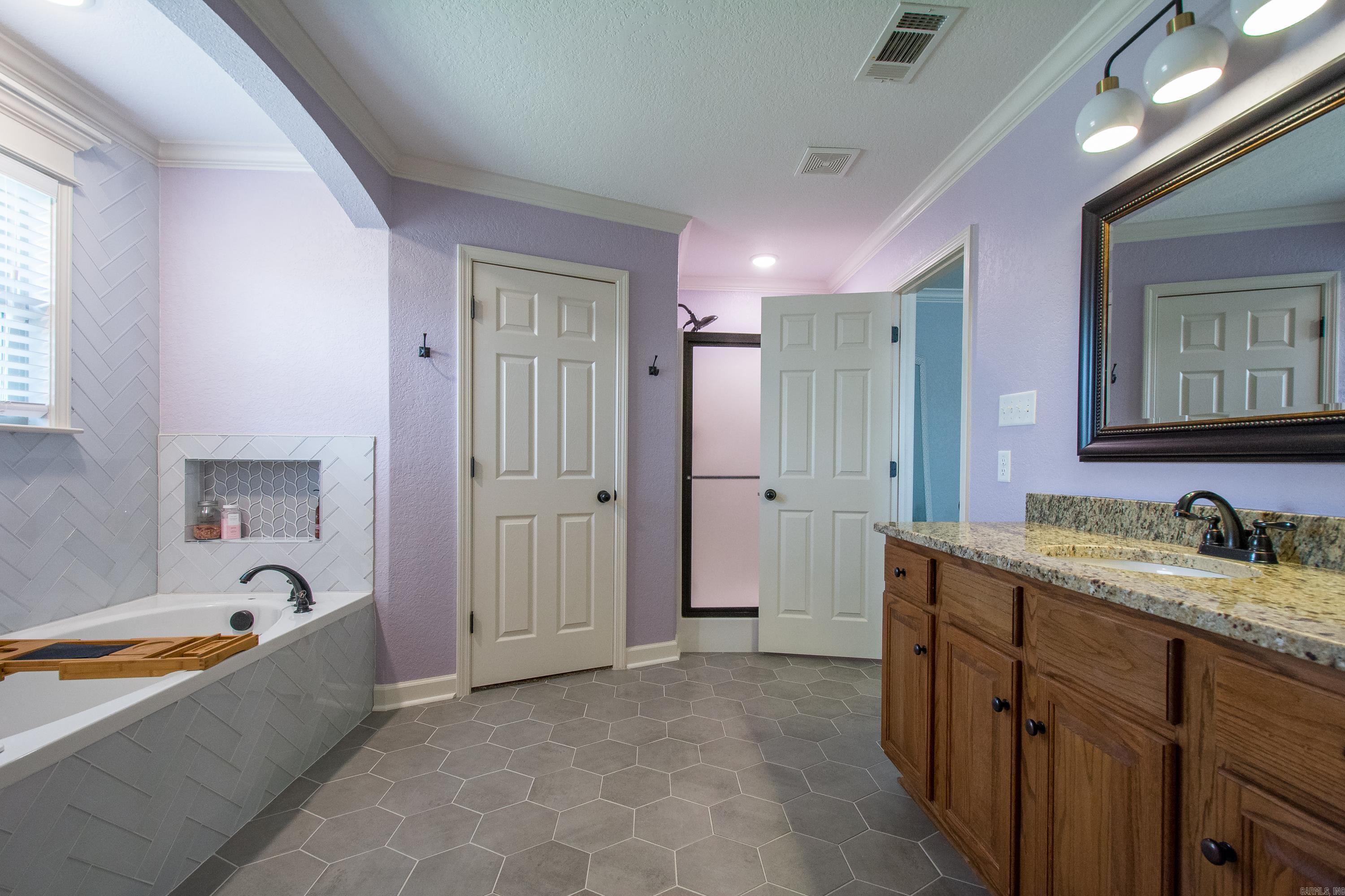 CRYSTAL LAKE - Residential