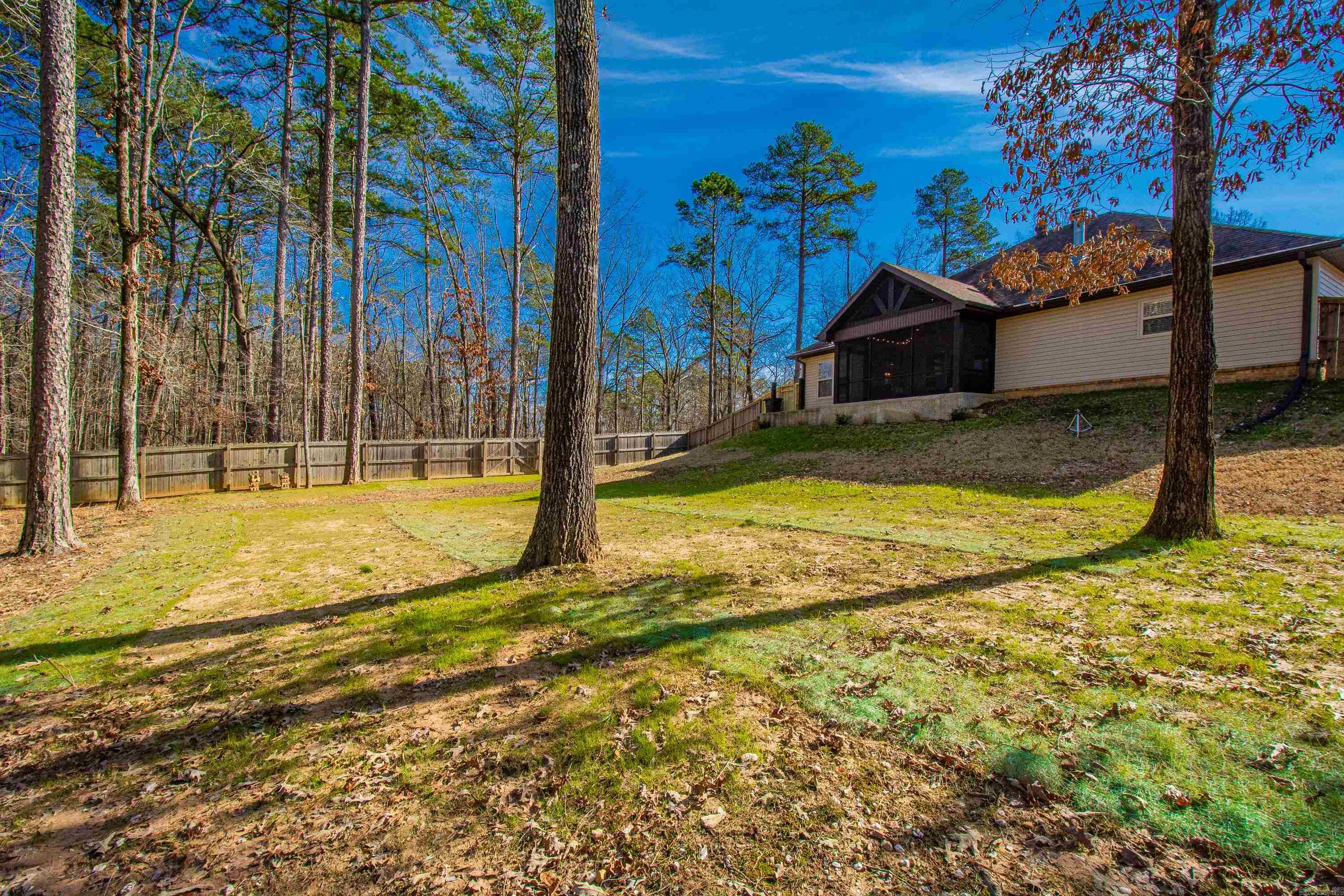 CRYSTAL LAKE - Residential