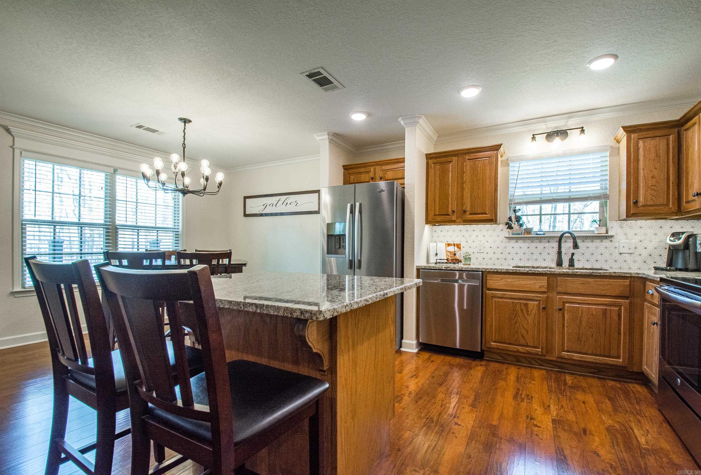 CRYSTAL LAKE - Residential