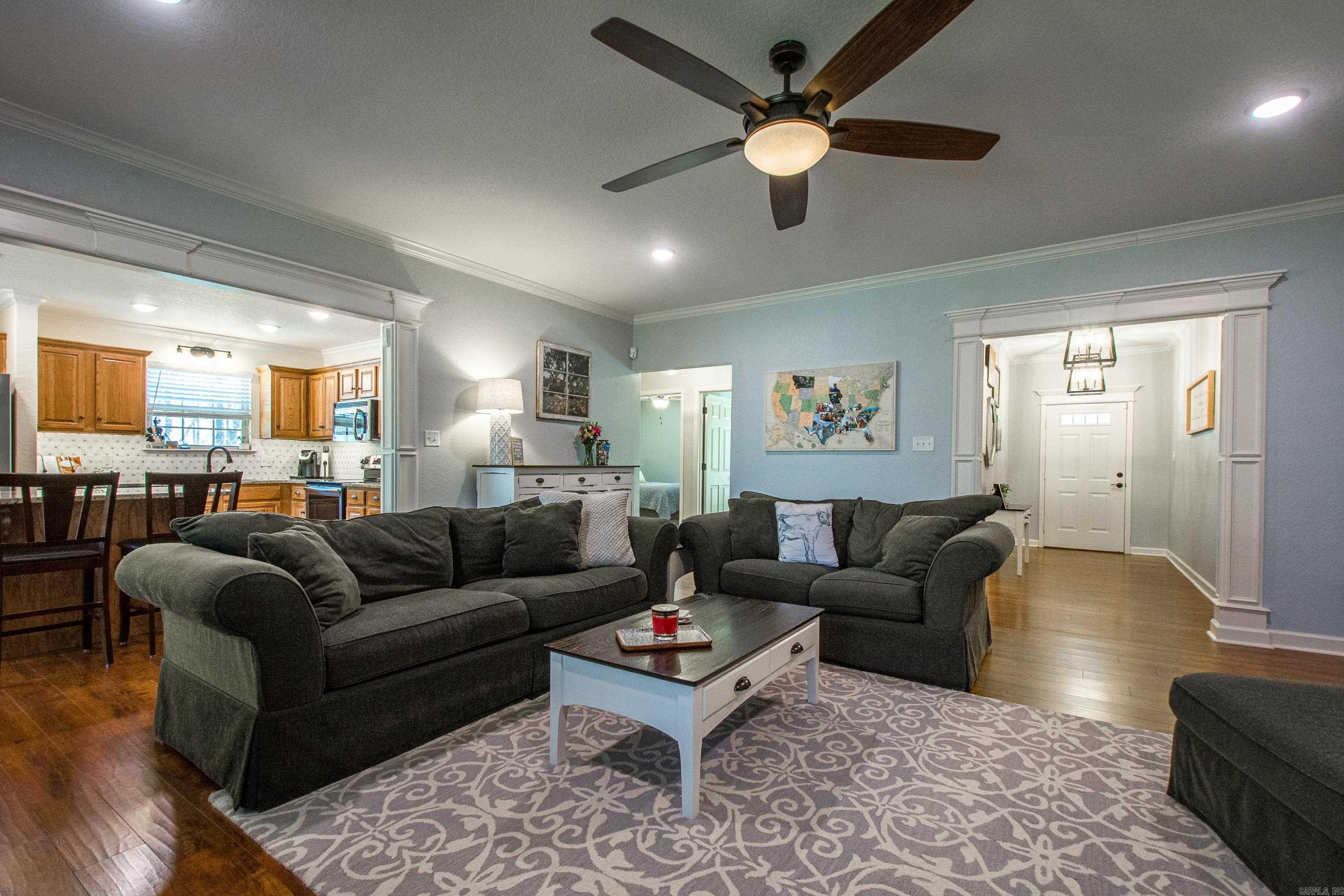 CRYSTAL LAKE - Residential