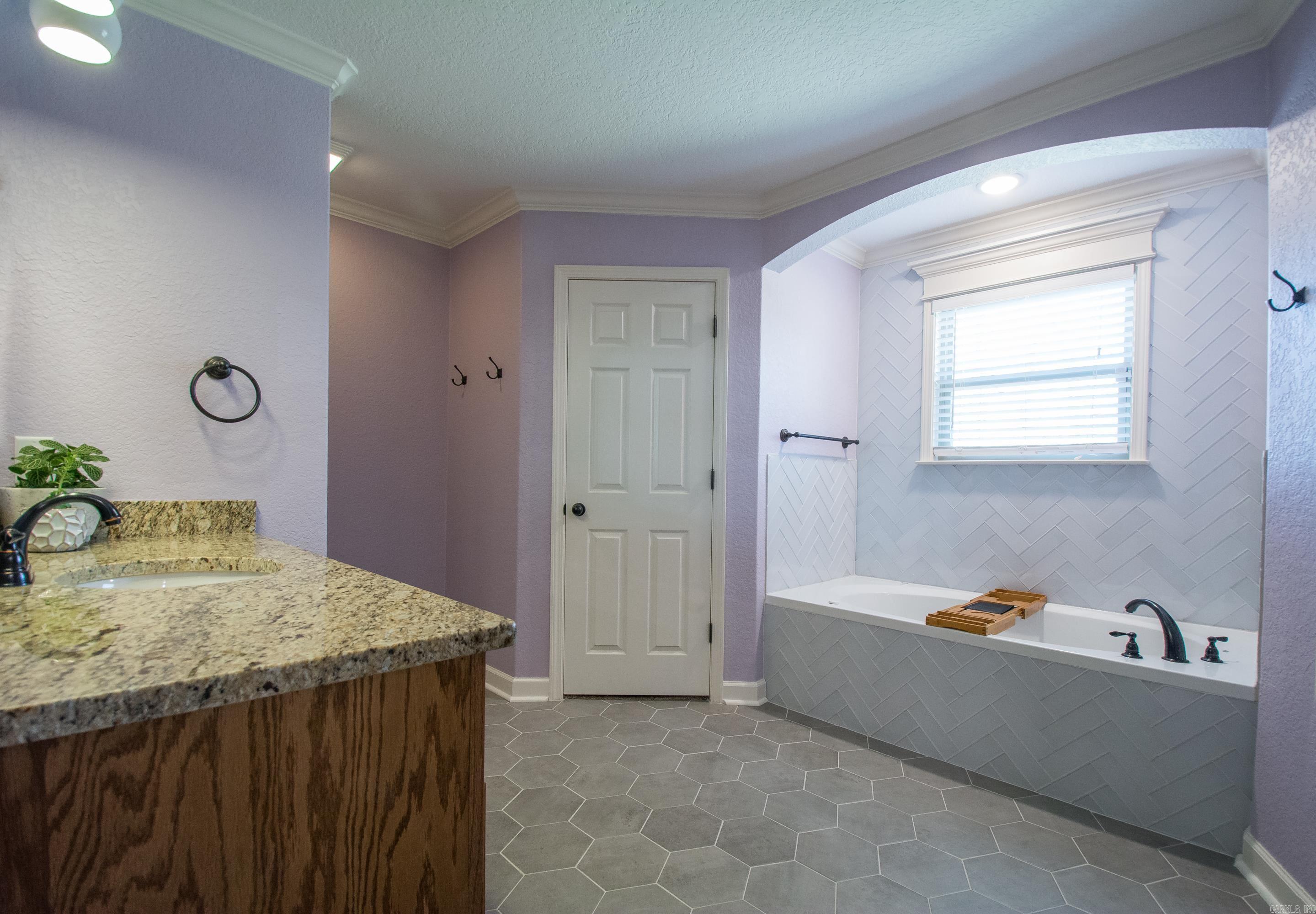 CRYSTAL LAKE - Residential