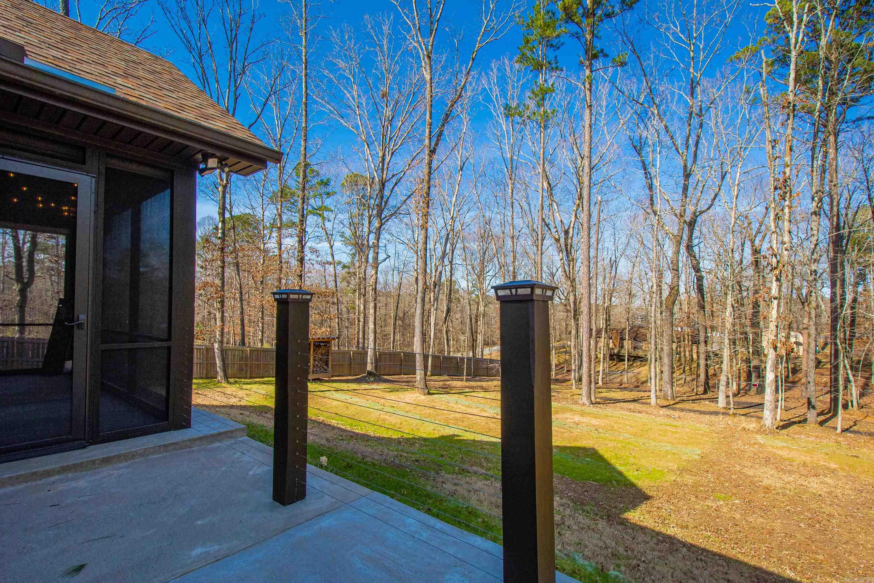 CRYSTAL LAKE - Residential