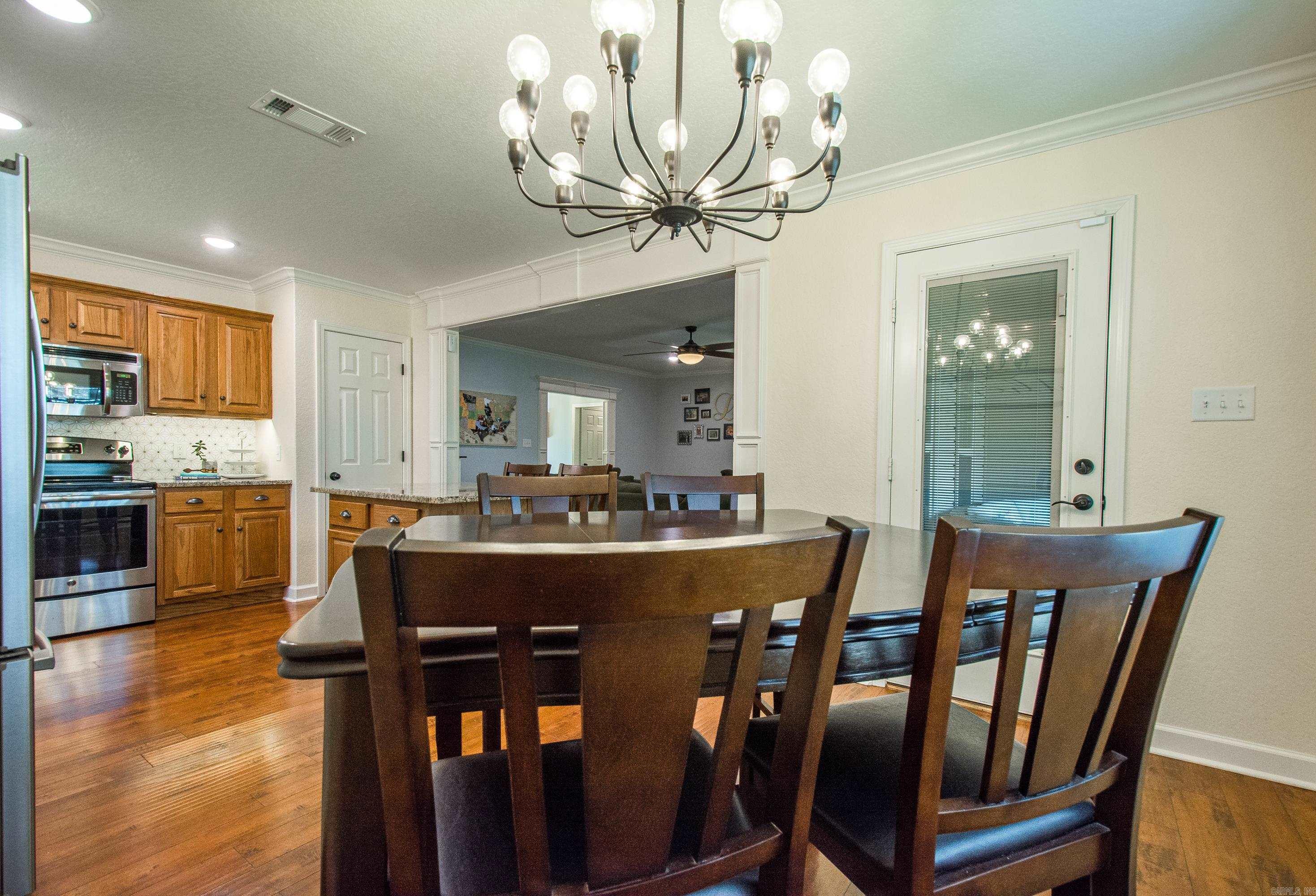 CRYSTAL LAKE - Residential