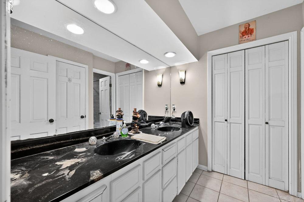 FOXWOOD J - Residential